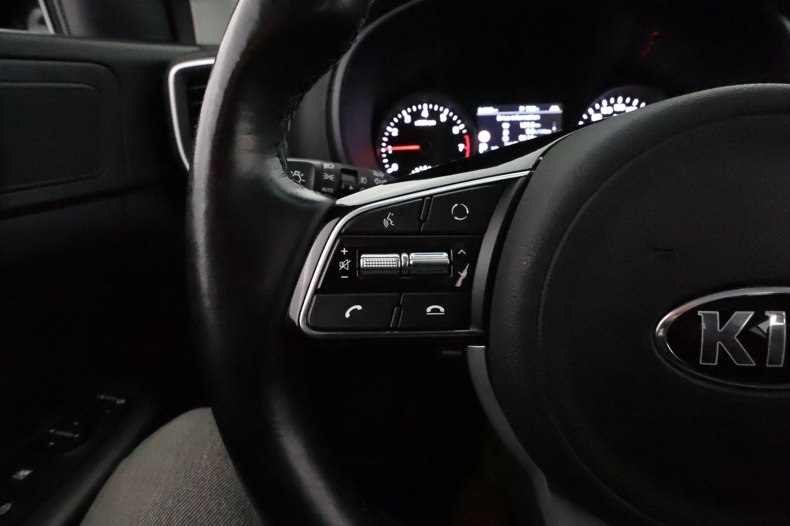 Kia Sportage 2020 1,6 T-GDI ISG Urban EX DCT A/T EcoDynamics **Vakkari / P.kamera / Lohkolämmitin / Koukku / LED / Navi / Puolinahat**