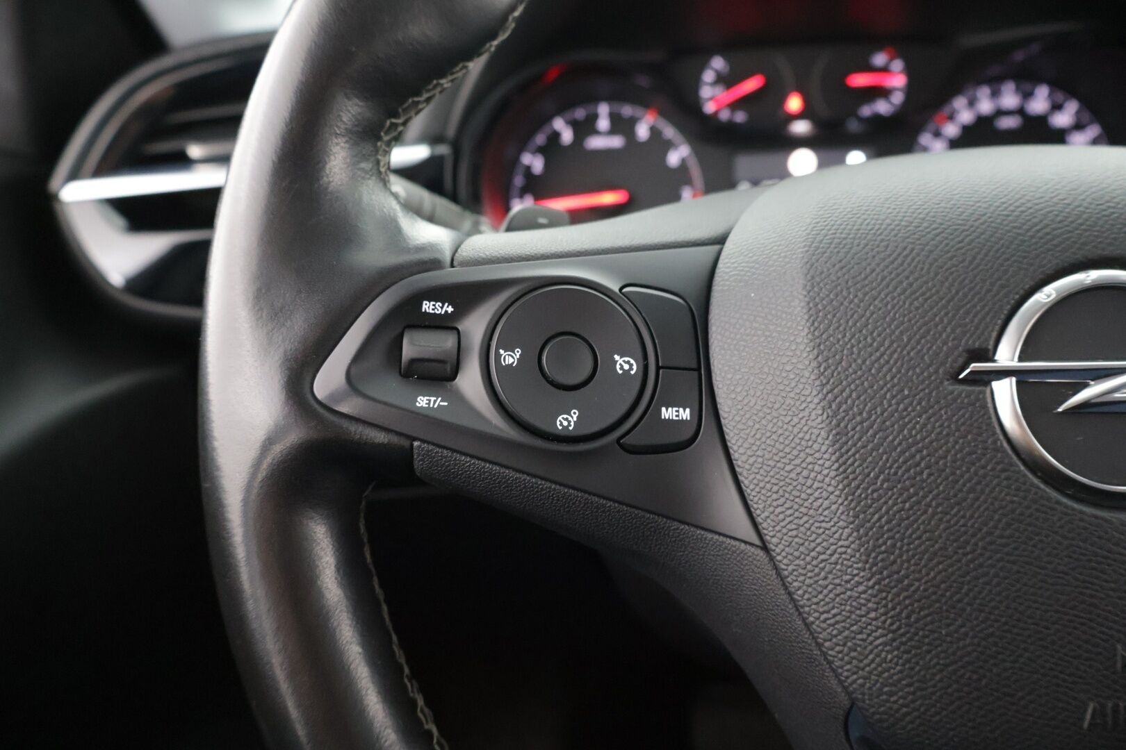 Opel Corsa 2020 5-ov Launch Edition 100 Turbo A ** Vakkari / Koukku / Bluetooth / BLIS / Navi