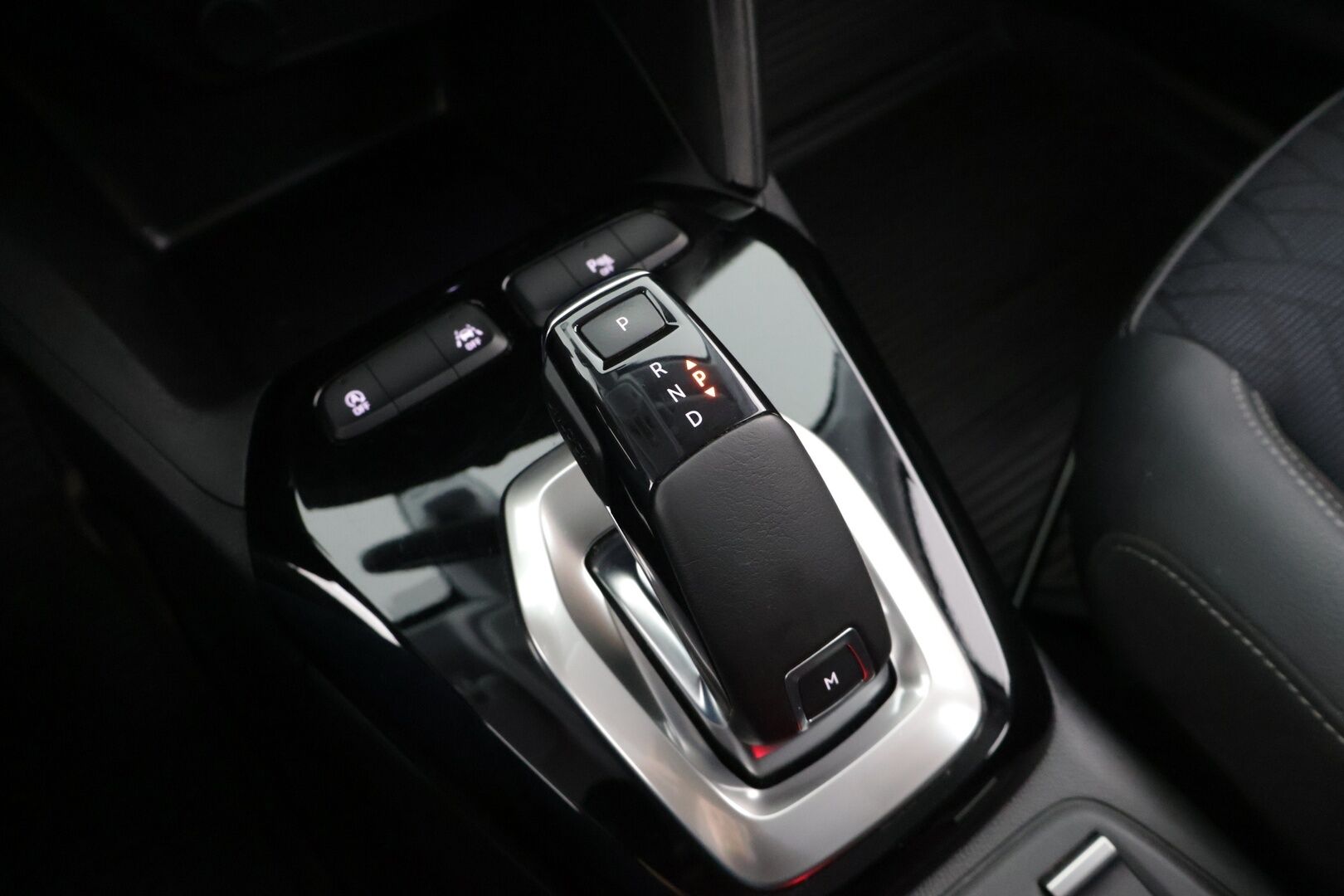 Opel Corsa 2020 5-ov Launch Edition 100 Turbo A ** Vakkari / Koukku / Bluetooth / BLIS / Navi