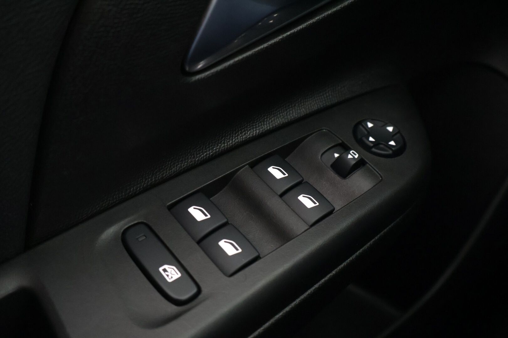 Opel Corsa 2020 5-ov Launch Edition 100 Turbo A ** Vakkari / Koukku / Bluetooth / BLIS / Navi