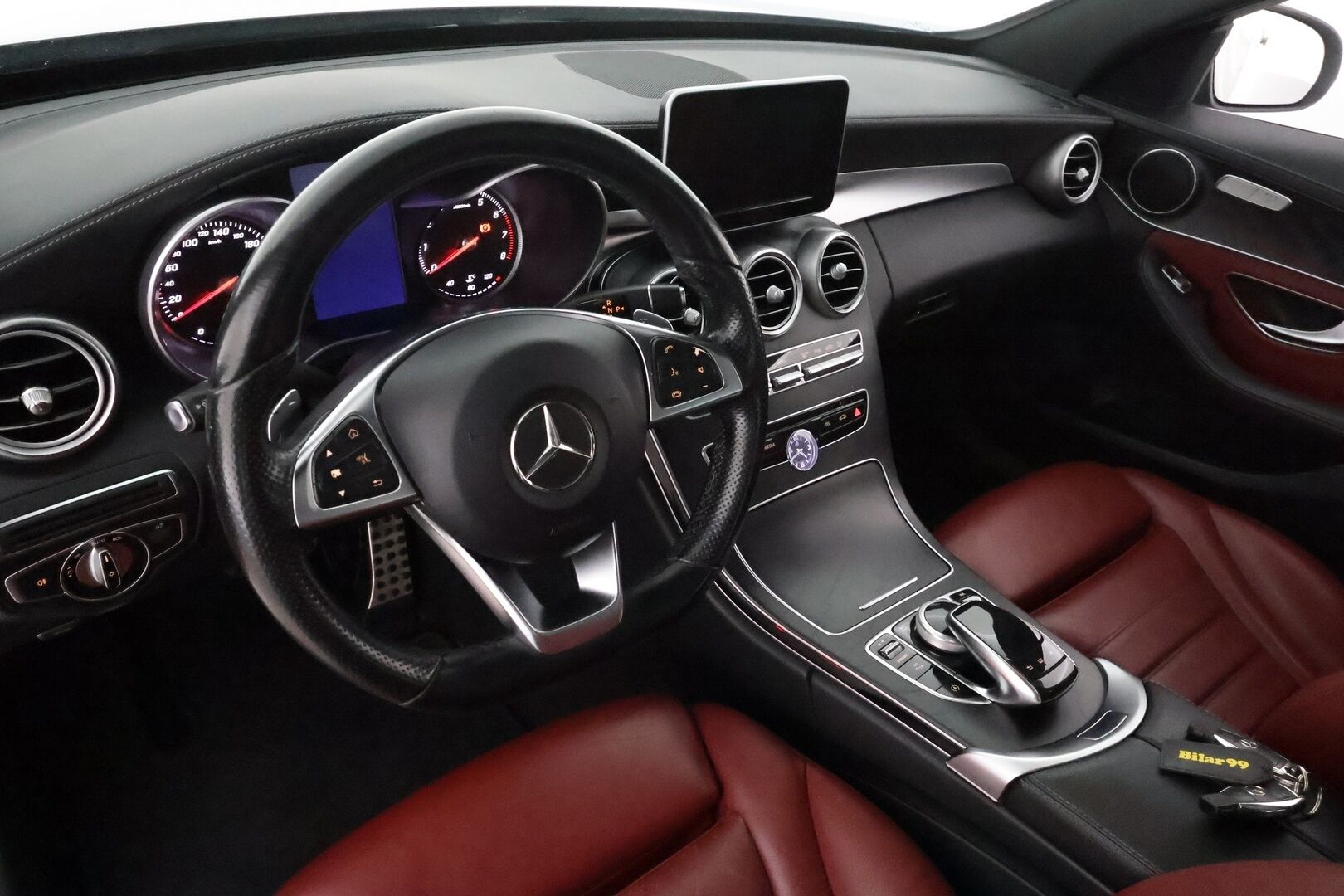 Mercedes-Benz C 2016 200 A AMG Premium Edition **Panorama / Punaiset sporttinahat / ILS LED / Vakkari / Navi / Lohkolämmitin** - Suomi-auto