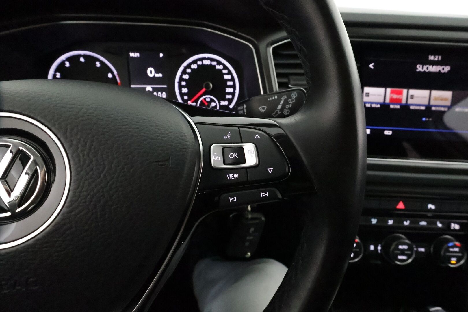 Volkswagen T-Roc 2020 Style 1,5 TSI EVO 110 kW DSG *Webasto / ACC / LED / Kaistavahti / P.Tutkat* - 1-om Suomi-auto / Kahdet Renkaat