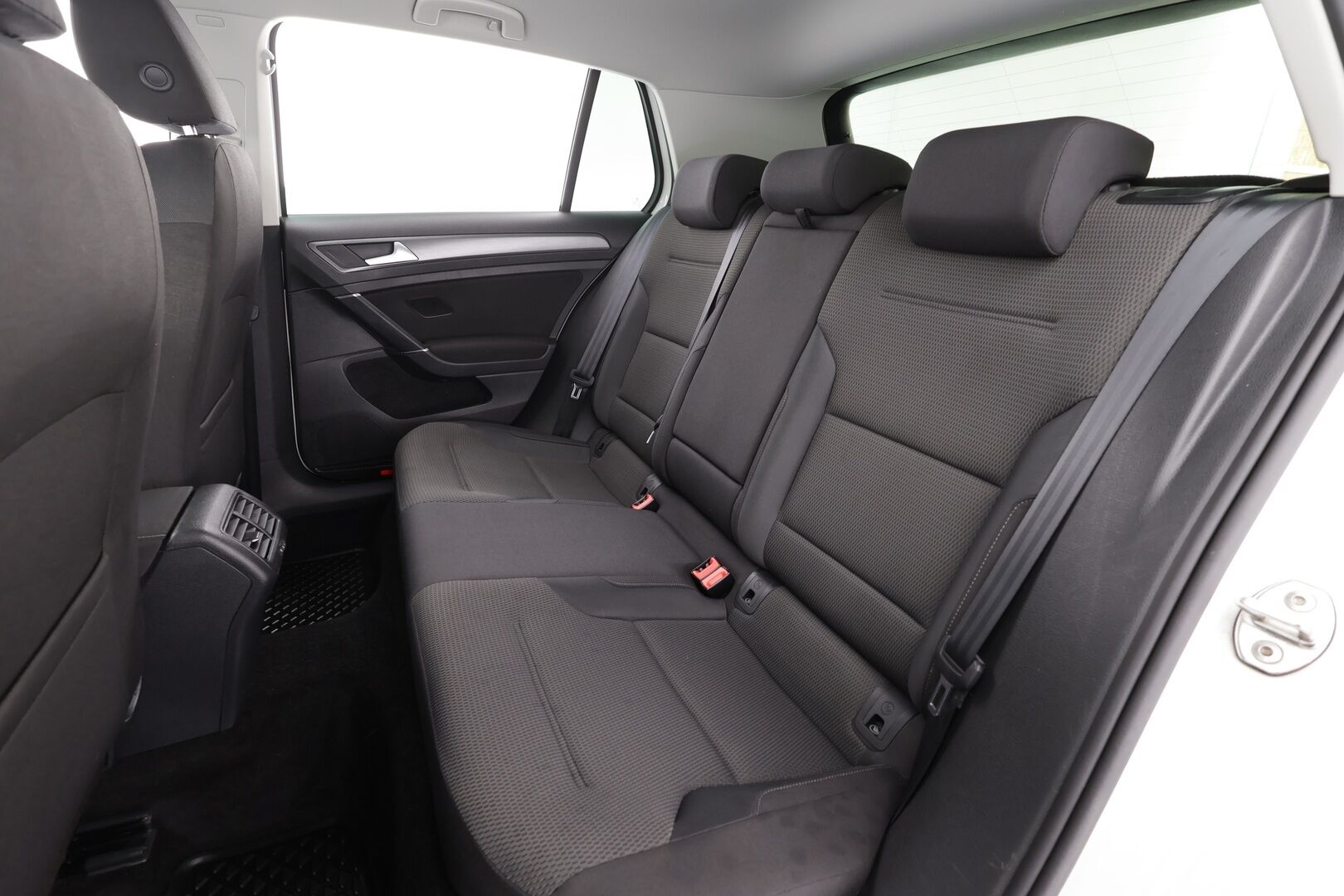 Volkswagen Golf 2020 Comfortline Limited 1,5 TSI EVO 110 kW DSG * Suomi-auto / Webasto / ACC / P.Kamera / Bluetooth / Kahdet renkaat - HULLUT BLACKWEEK JATKOT - KORKOTARJOUS 2,49%