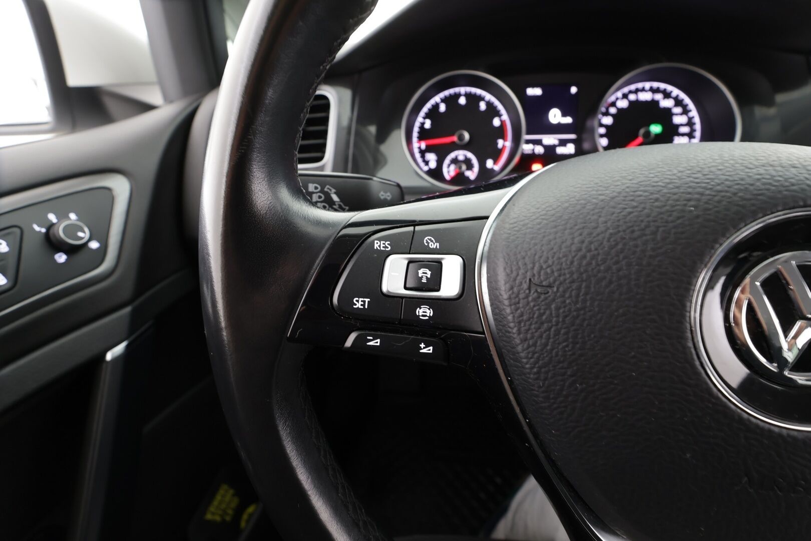 Volkswagen Golf 2020 Comfortline Limited 1,5 TSI EVO 110 kW DSG * Suomi-auto / Webasto / ACC / P.Kamera / Bluetooth / Kahdet renkaat - HULLUT BLACKWEEK JATKOT - KORKOTARJOUS 2,49%