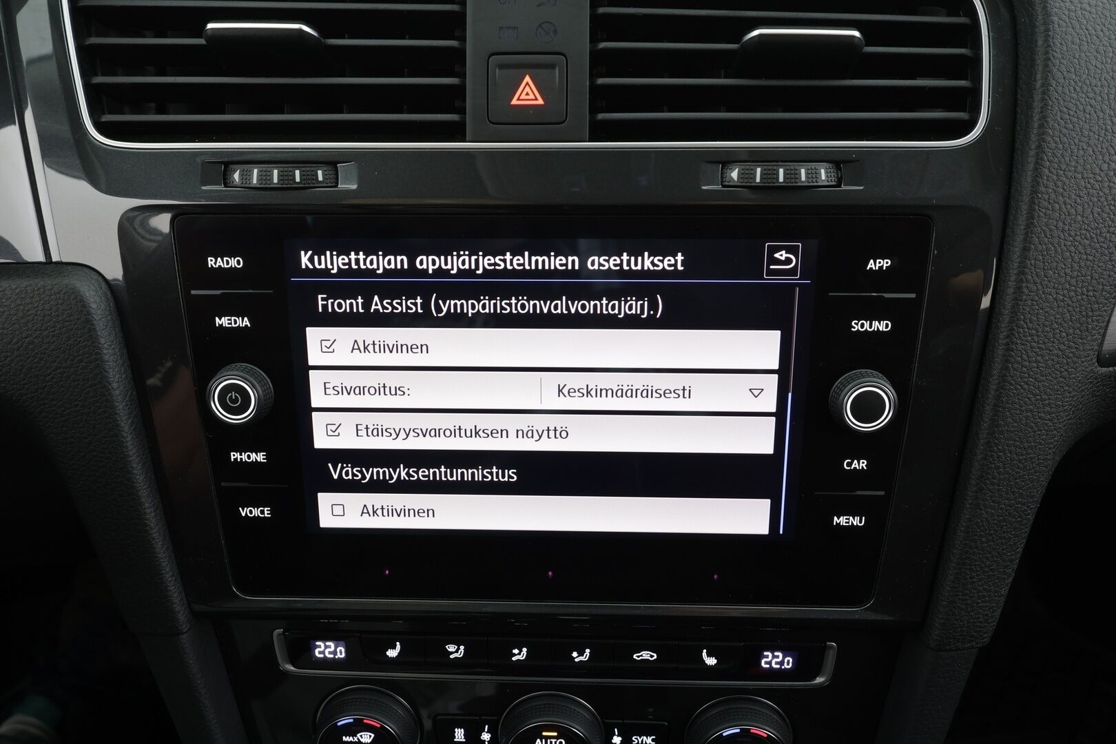 Volkswagen Golf 2020 Comfortline Limited 1,5 TSI EVO 110 kW DSG * Suomi-auto / Webasto / ACC / P.Kamera / Bluetooth / Kahdet renkaat - HULLUT BLACKWEEK JATKOT - KORKOTARJOUS 2,49%