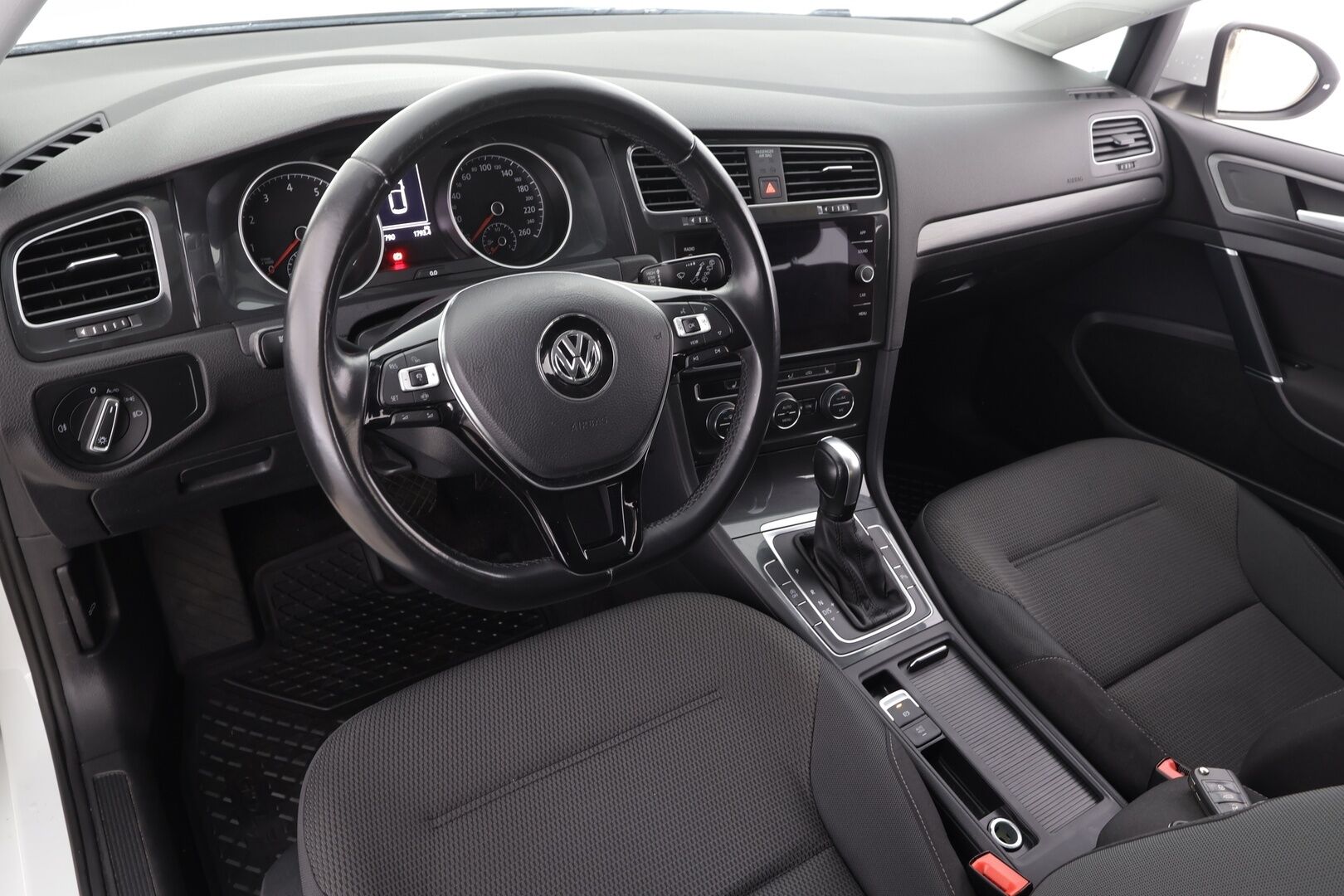 Volkswagen Golf 2020 Comfortline Limited 1,5 TSI EVO 110 kW DSG * Suomi-auto / Webasto / ACC / P.Kamera / Bluetooth / Kahdet renkaat - HULLUT BLACKWEEK JATKOT - KORKOTARJOUS 2,49%