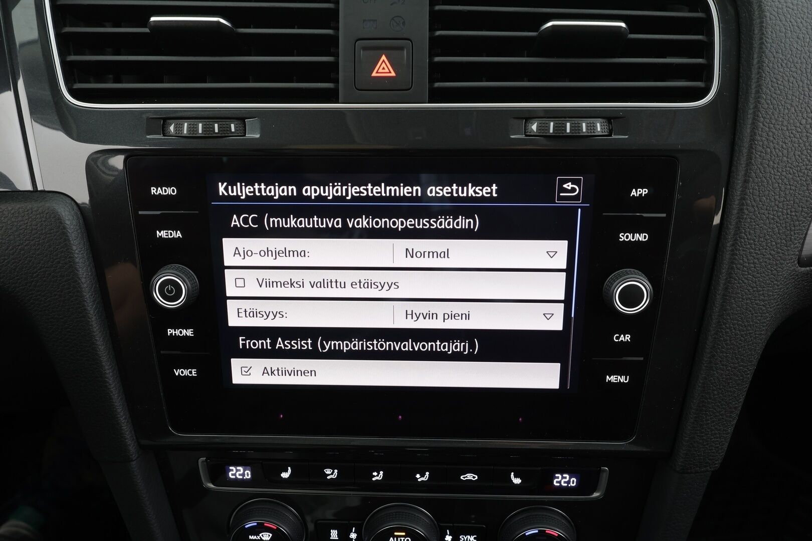 Volkswagen Golf 2020 Comfortline Limited 1,5 TSI EVO 110 kW DSG * Suomi-auto / Webasto / ACC / P.Kamera / Bluetooth / Kahdet renkaat - HULLUT BLACKWEEK JATKOT - KORKOTARJOUS 2,49%