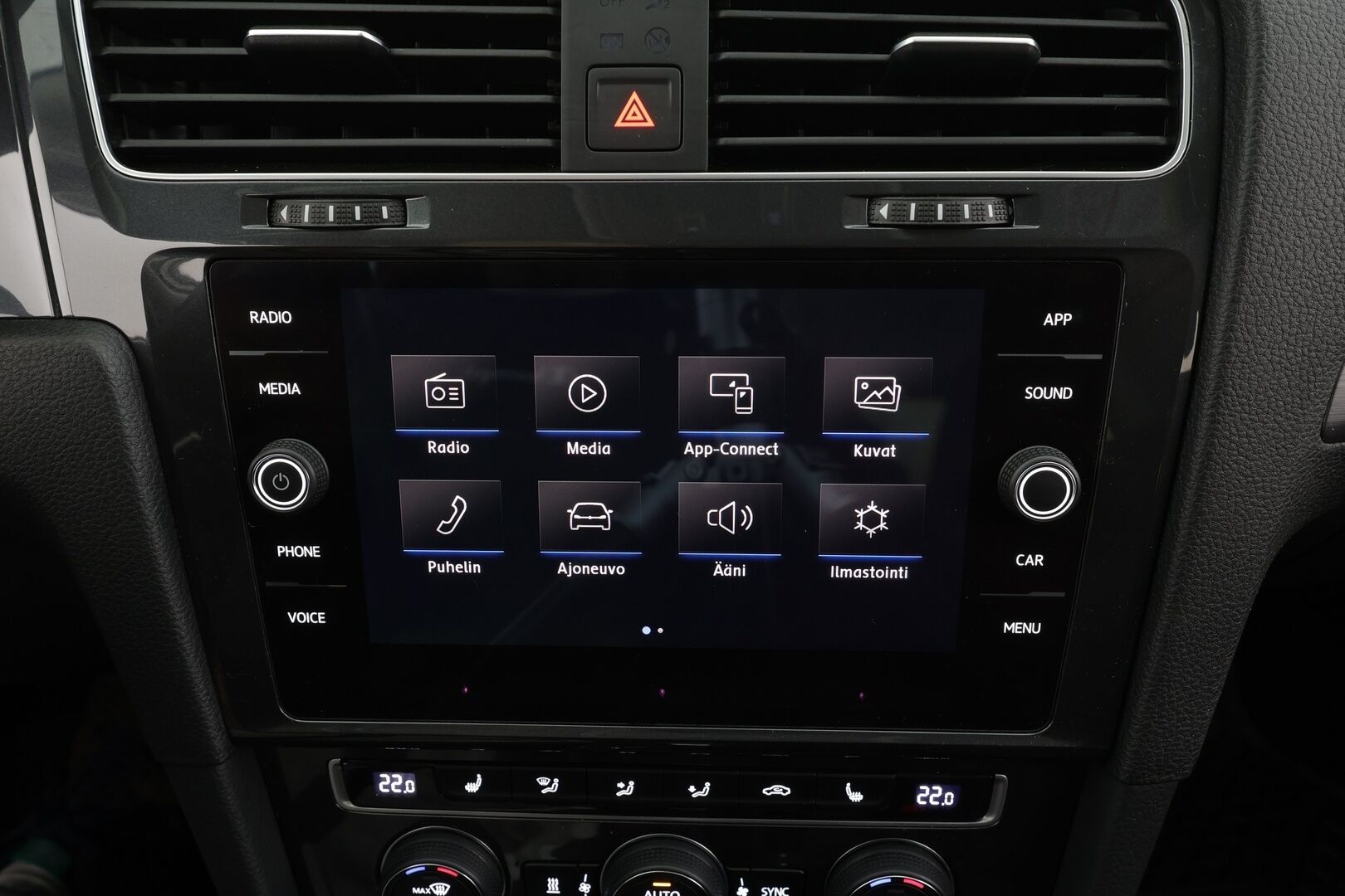 Volkswagen Golf 2020 Comfortline Limited 1,5 TSI EVO 110 kW DSG * Suomi-auto / Webasto / ACC / P.Kamera / Bluetooth / Kahdet renkaat - HULLUT BLACKWEEK JATKOT - KORKOTARJOUS 2,49%