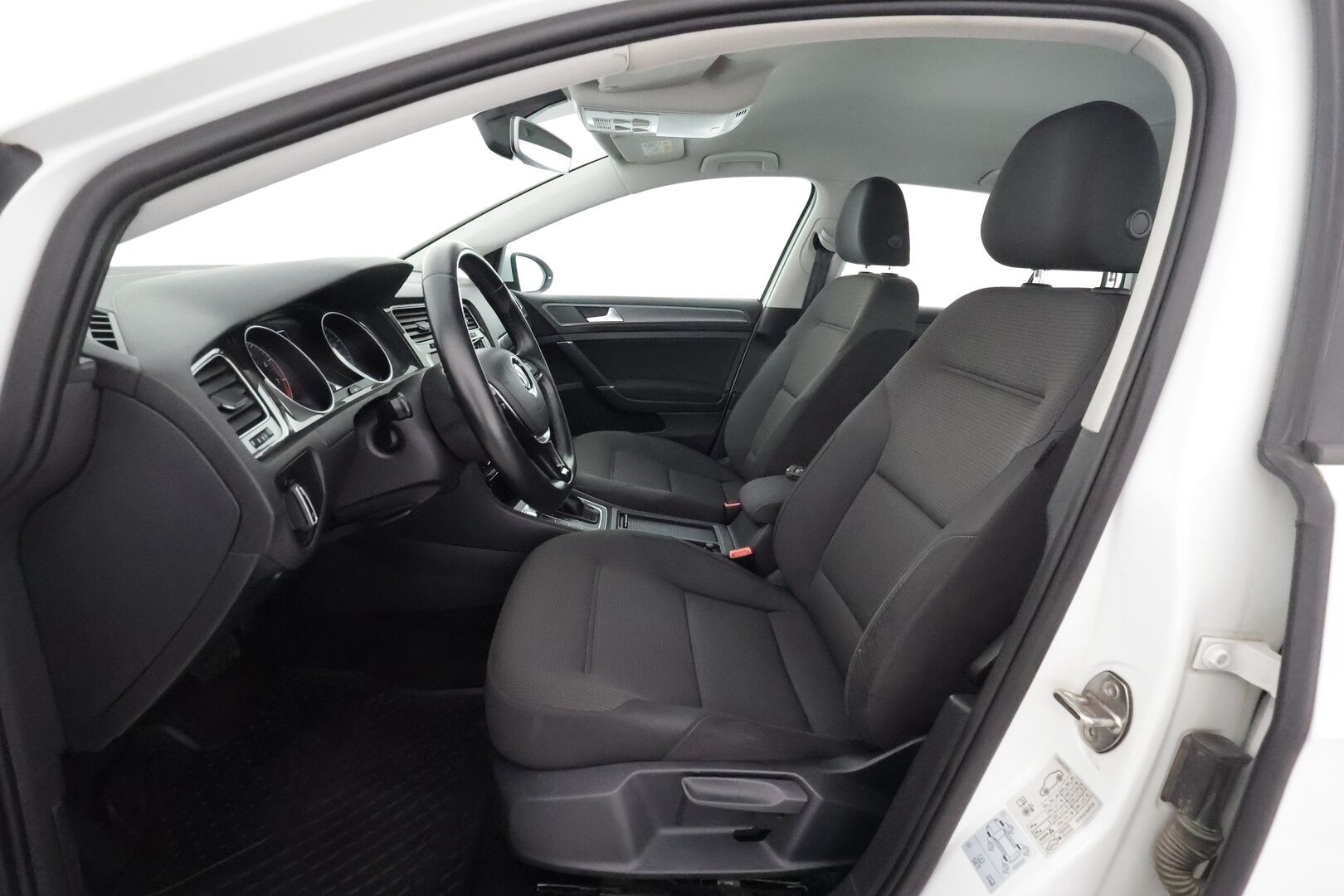 Volkswagen Golf 2020 Comfortline Limited 1,5 TSI EVO 110 kW (150 hv) DSG-automaatti - 1. Om suomi-auto / Webasto / Adapt. Vakkari / P. kamera / LED-valot / KeylessGO / 2x Renkaat / 
