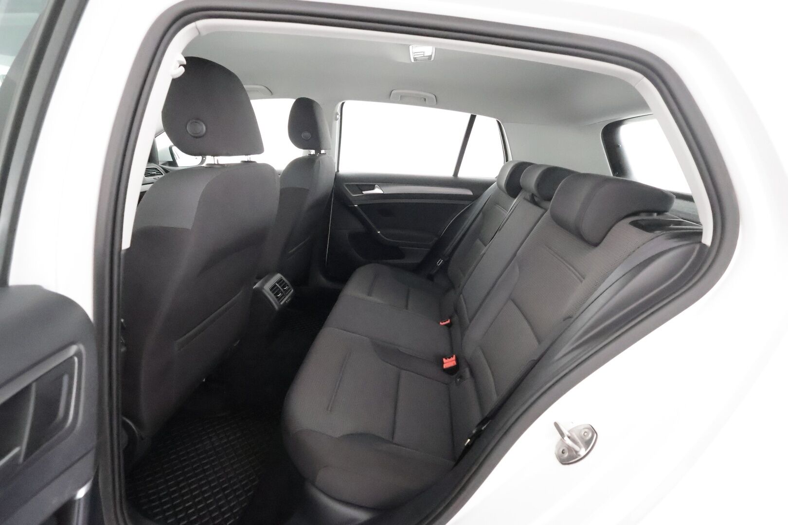 Volkswagen Golf 2020 Comfortline Limited 1,5 TSI EVO 110 kW (150 hv) DSG-automaatti - 1. Om suomi-auto / Webasto / Adapt. Vakkari / P. kamera / LED-valot / KeylessGO / 2x Renkaat / 