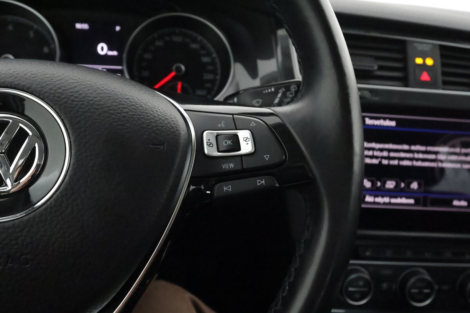 Volkswagen Golf 2020 Comfortline Limited 1,5 TSI EVO 110 kW (150 hv) DSG-automaatti - 1. Om suomi-auto / Webasto / Adapt. Vakkari / P. kamera / LED-valot / KeylessGO / 2x Renkaat / 