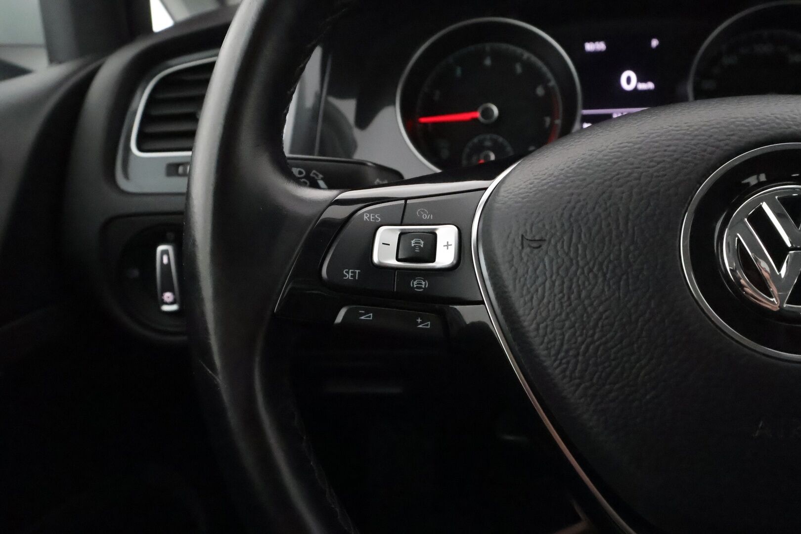 Volkswagen Golf 2020 Comfortline Limited 1,5 TSI EVO 110 kW (150 hv) DSG-automaatti - 1. Om suomi-auto / Webasto / Adapt. Vakkari / P. kamera / LED-valot / KeylessGO / 2x Renkaat / 