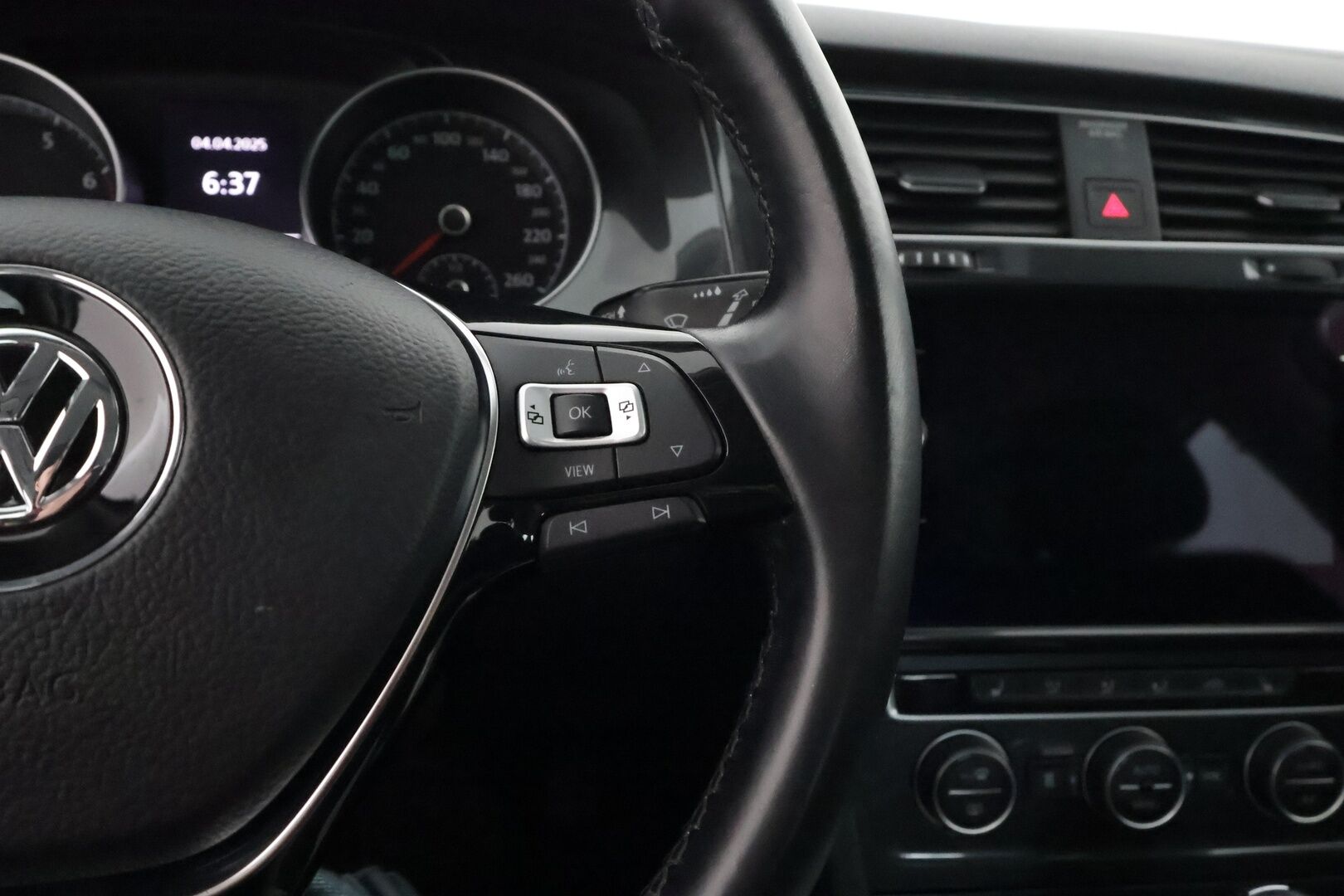 Volkswagen Golf 2020 Comfortline Limited 1,5 TSI EVO 110 kW (150 hv) DSG-automaatti - 1.Om Suomi-auto / Webasto / Adapt. Vakkari / P. kamera / LED-valot / KeylessGo / 2x Renkaat /