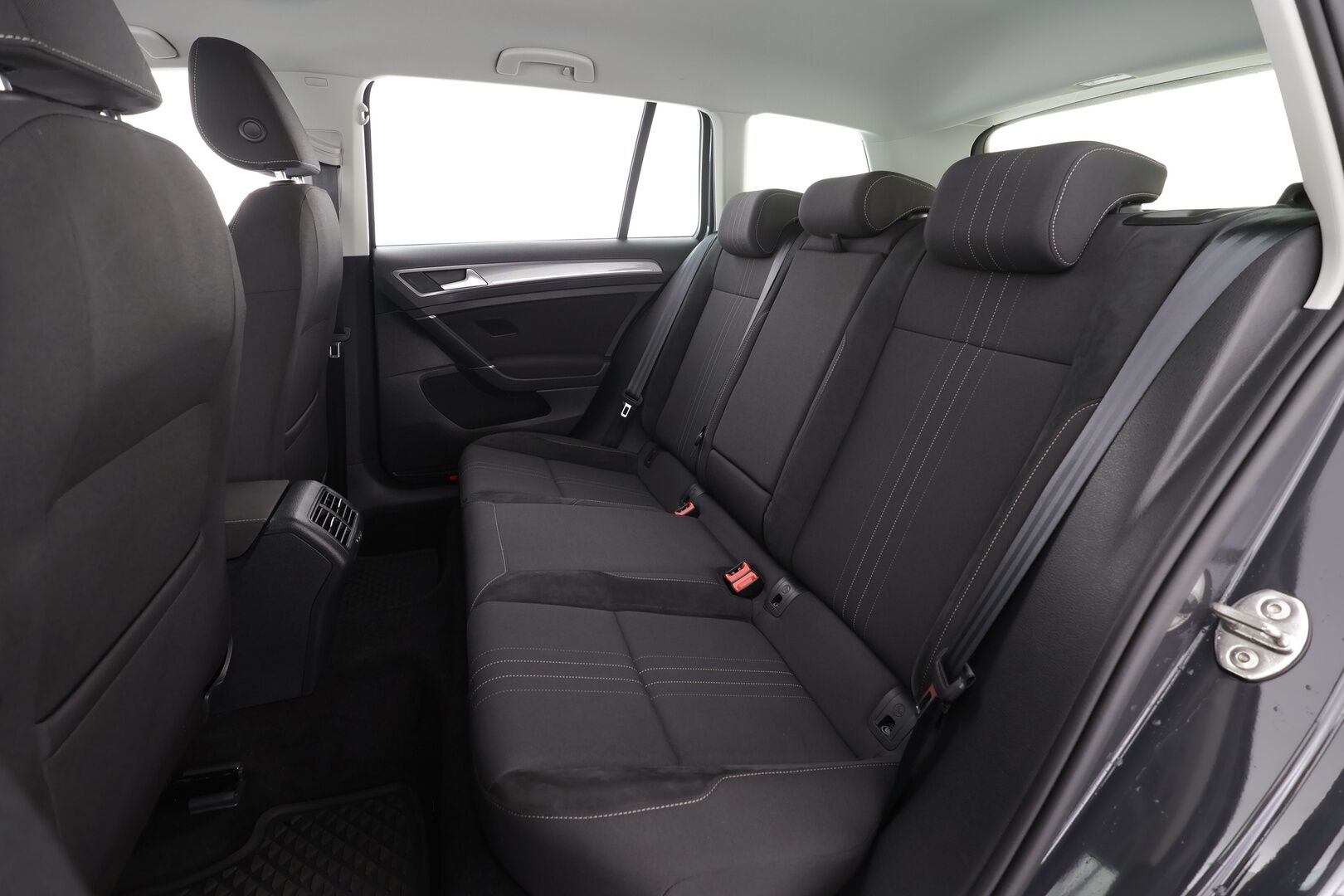 Volkswagen Golf 2020 Variant Alltrack 2,0 TDI SCR 135 kW 4MOTION DSG * Webasto / Digimittaristo / ACC / Adapt.LED / P.Kamera / Navi / Kaistavahti * - 1-om Suomi-auto / Kahdet renkaat aluvanteilla / Merkkihuollot