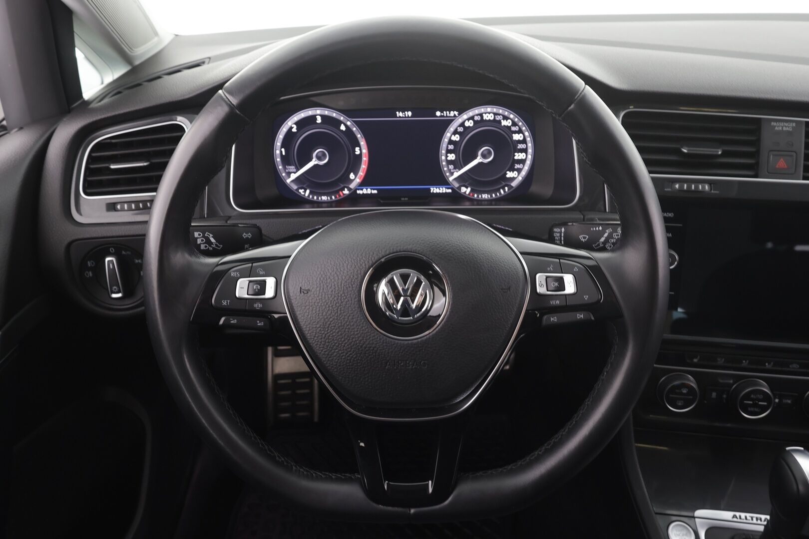 Volkswagen Golf 2020 Variant Alltrack 2,0 TDI SCR 135 kW 4MOTION DSG * Webasto /  ACC / Adapt.LED / P.Kamera / Navi / Kaistavahti * - 1-om Suomi-auto / Kahdet renkaat aluvanteilla / Merkkihuollot