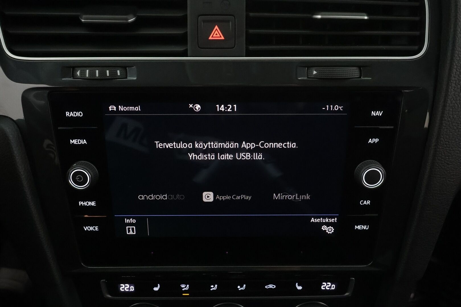 Volkswagen Golf 2020 Variant Alltrack 2,0 TDI SCR 135 kW 4MOTION DSG * Webasto /  ACC / Adapt.LED / P.Kamera / Navi / Kaistavahti * - 1-om Suomi-auto / Kahdet renkaat aluvanteilla / Merkkihuollot