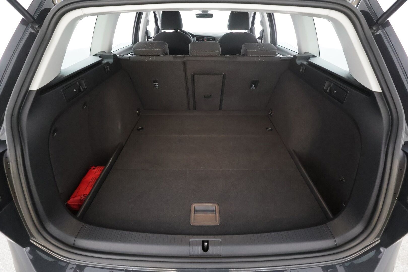 Volkswagen Golf 2020 Variant Alltrack 2,0 TDI SCR 135 kW 4MOTION DSG * Webasto /  ACC / Adapt.LED / P.Kamera / Navi / Kaistavahti * - 1-om Suomi-auto / Kahdet renkaat aluvanteilla / Merkkihuollot