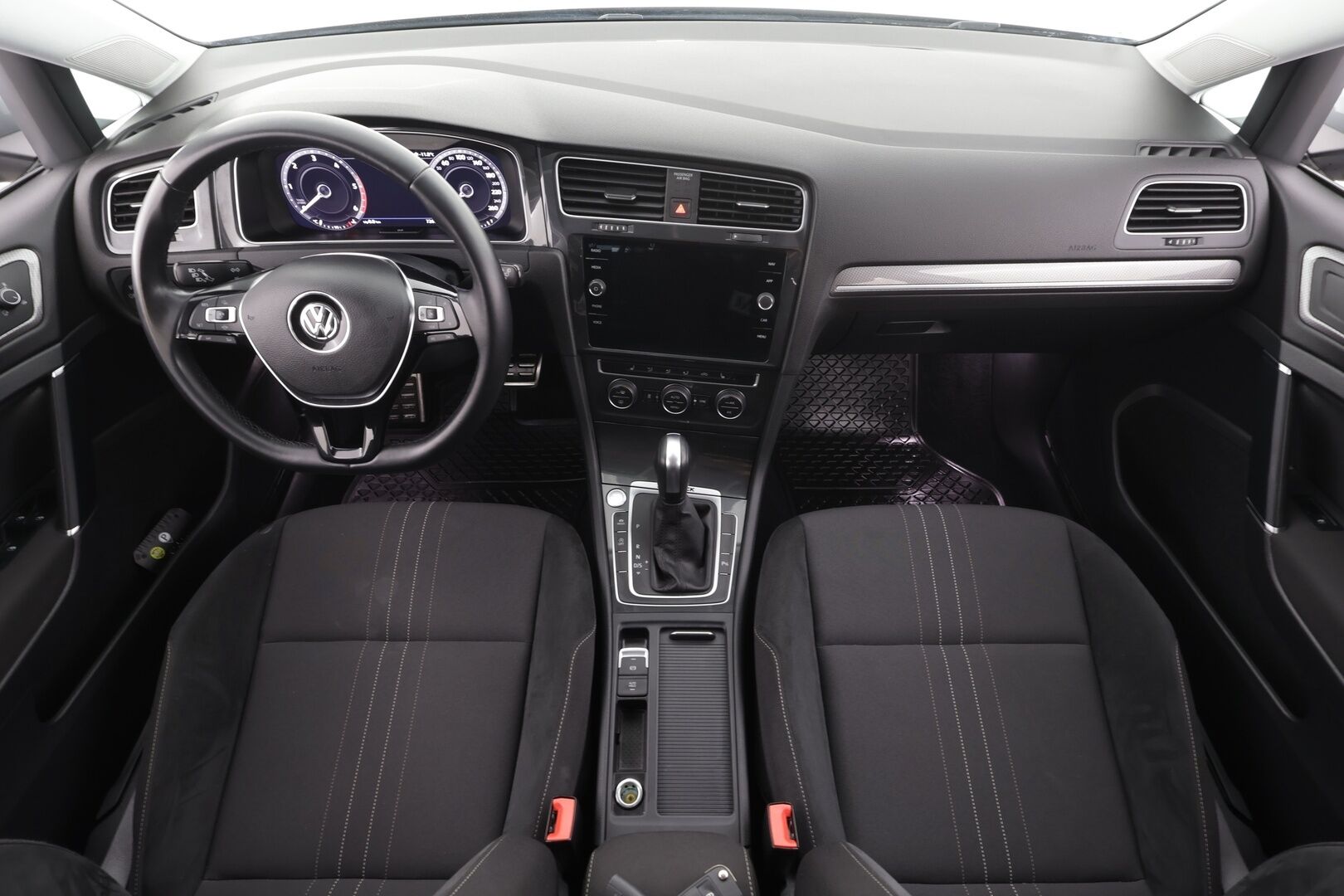 Volkswagen Golf 2020 Variant Alltrack 2,0 TDI SCR 135 kW 4MOTION DSG * Webasto /  ACC / Adapt.LED / P.Kamera / Navi / Kaistavahti * - 1-om Suomi-auto / Kahdet renkaat aluvanteilla / Merkkihuollot