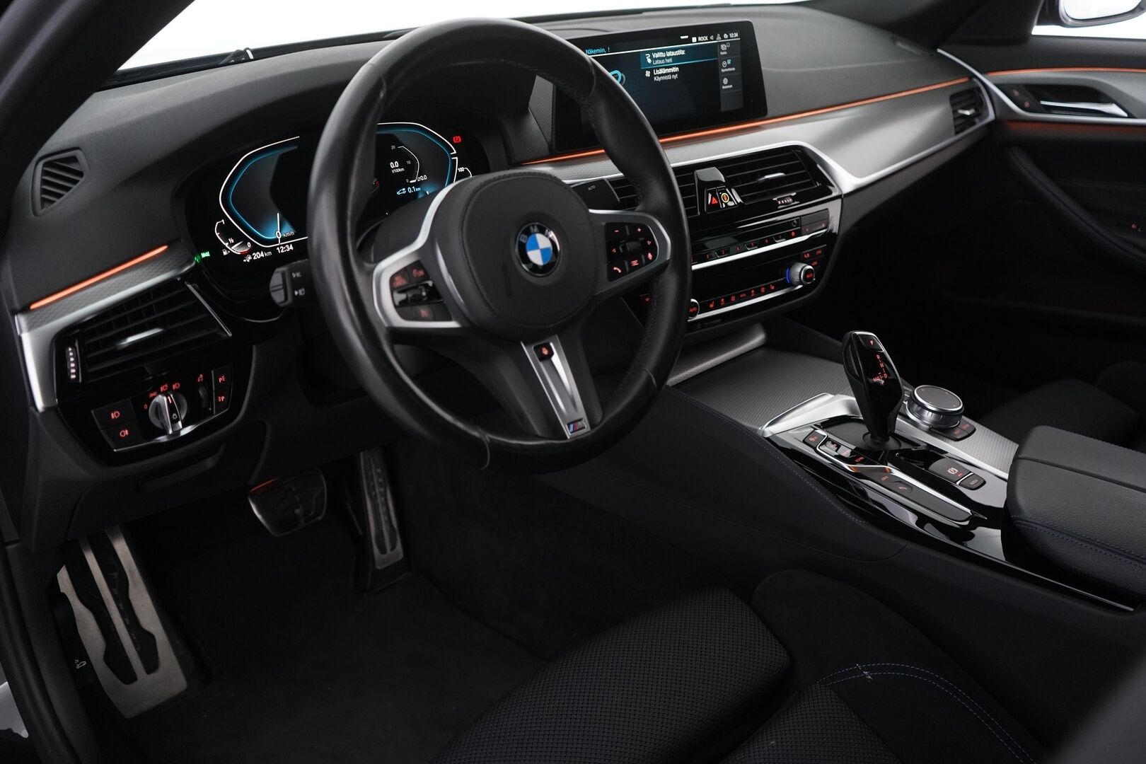 BMW 530 2020 G30 Sedan 530e xDrive A Charged Edition M Sport *Suomi-auto / Vakkari / P-kamera / Navi / Digimittaristo / Ratinlämmitin* - 3,99 % KORKOTARJOUS TÄHÄN AUTOON - Kahdet renkaat alumiinivanteilla! / Suomi-auto / M-Sport