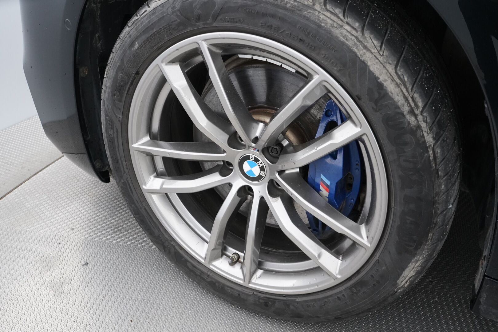 BMW 530 2020 G30 Sedan 530e xDrive A Charged Edition M Sport - 3,99 % KORKOTARJOUS TÄHÄN AUTOON - Suomi-auto / Vakkari / P-kamera / Navi / Digimittaristo