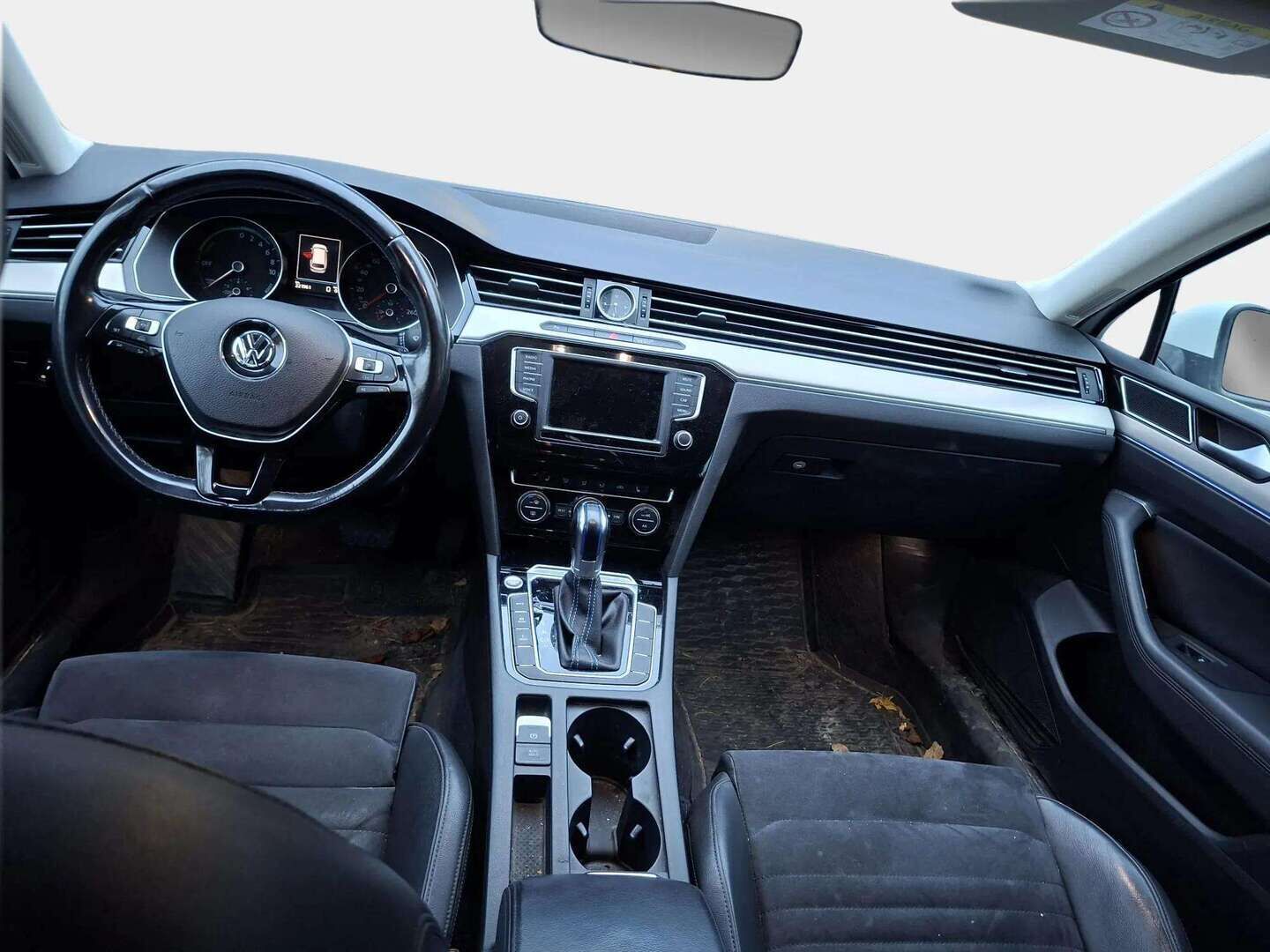 Volkswagen Passat 2017 PASSAT Farmari (AC) 5ov 1395cm3 A - | Juuri huollettu | Adaptiivinen vakionopeudensäädin | Nahka-alcantara sisusta | Koukku | Peruutuskamera | 2x renkaat + aluvanteet | 