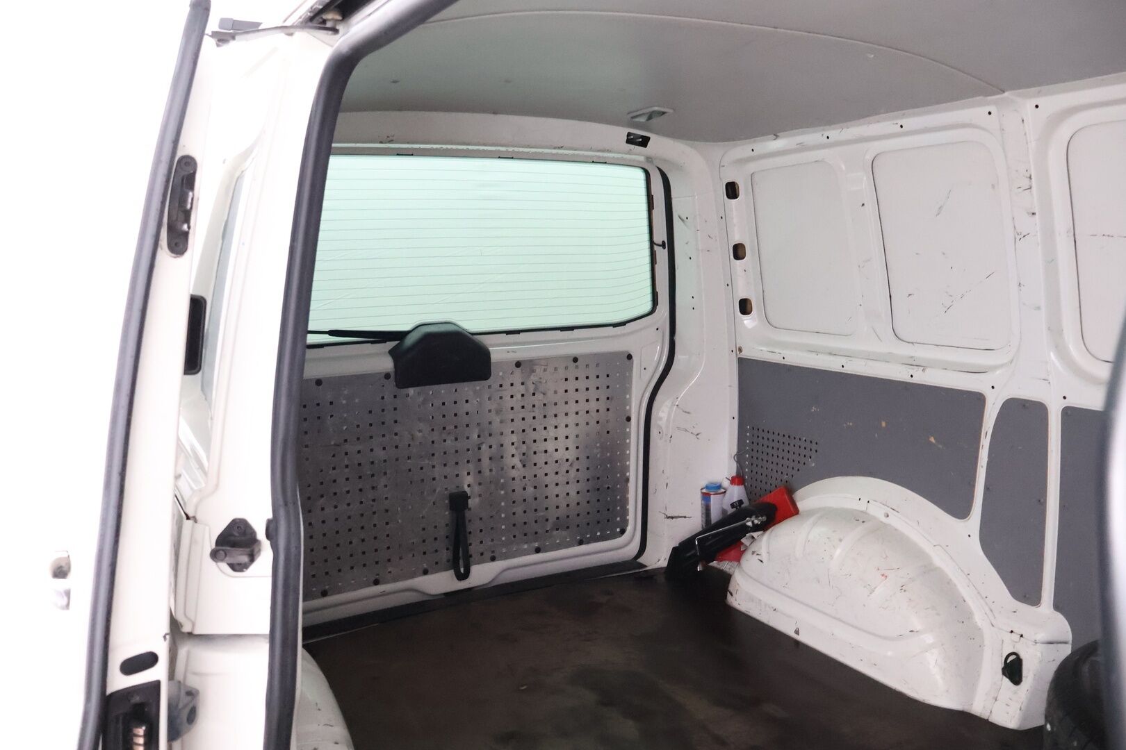 Volkswagen Transporter 2007 umpipakettiauto bensa/kaasu 85kW - Vetokoukku / Lohko & Sisäpistoke /  2x Renkaat / Jakopää hiljattain tehty / Juuri tullut Tampereelle!