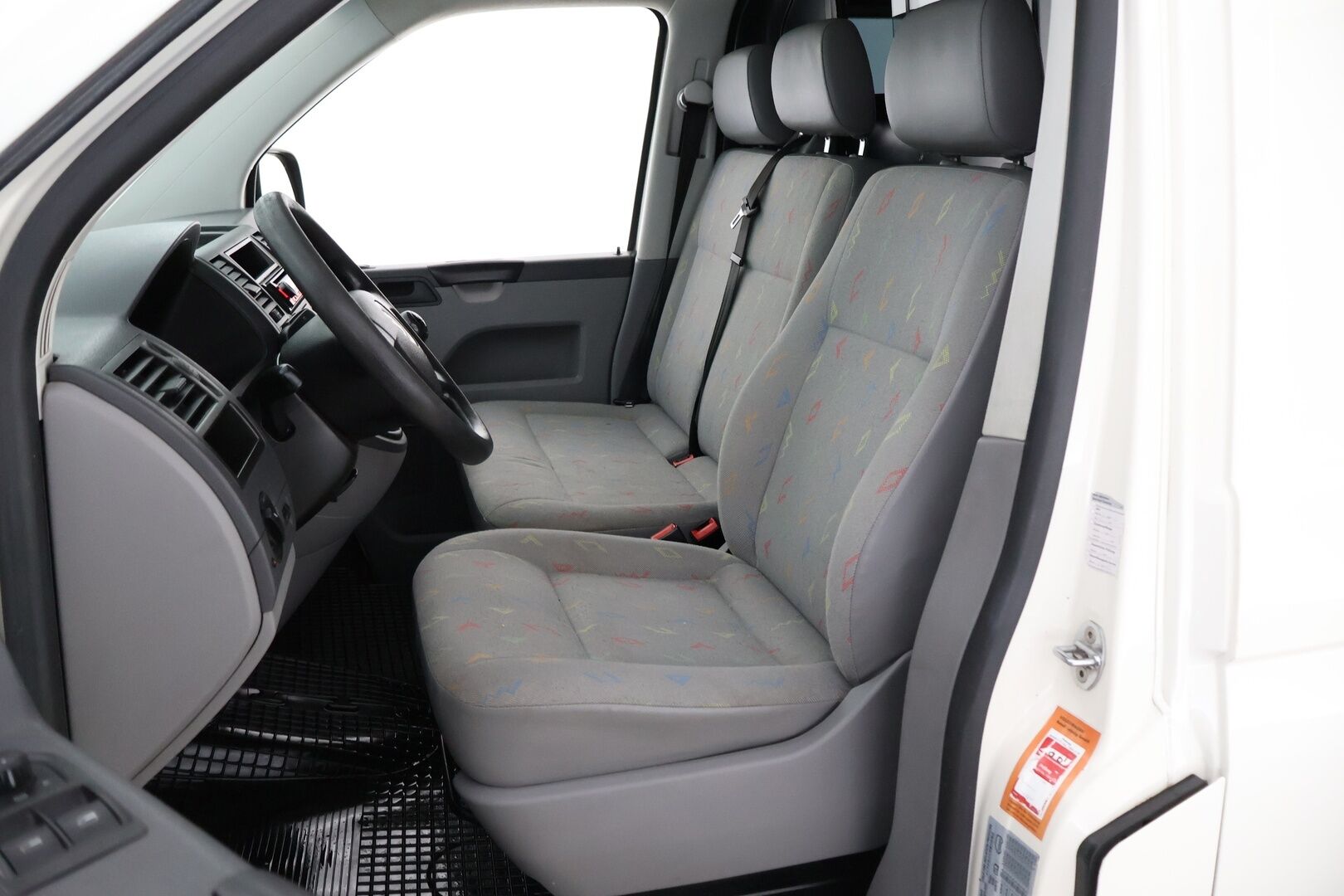 Volkswagen Transporter 2007 umpipakettiauto bensa/kaasu 85kW - Vetokoukku / Lohko & Sisäpistoke /  2x Renkaat / Jakopää hiljattain tehty / Juuri tullut Tampereelle!