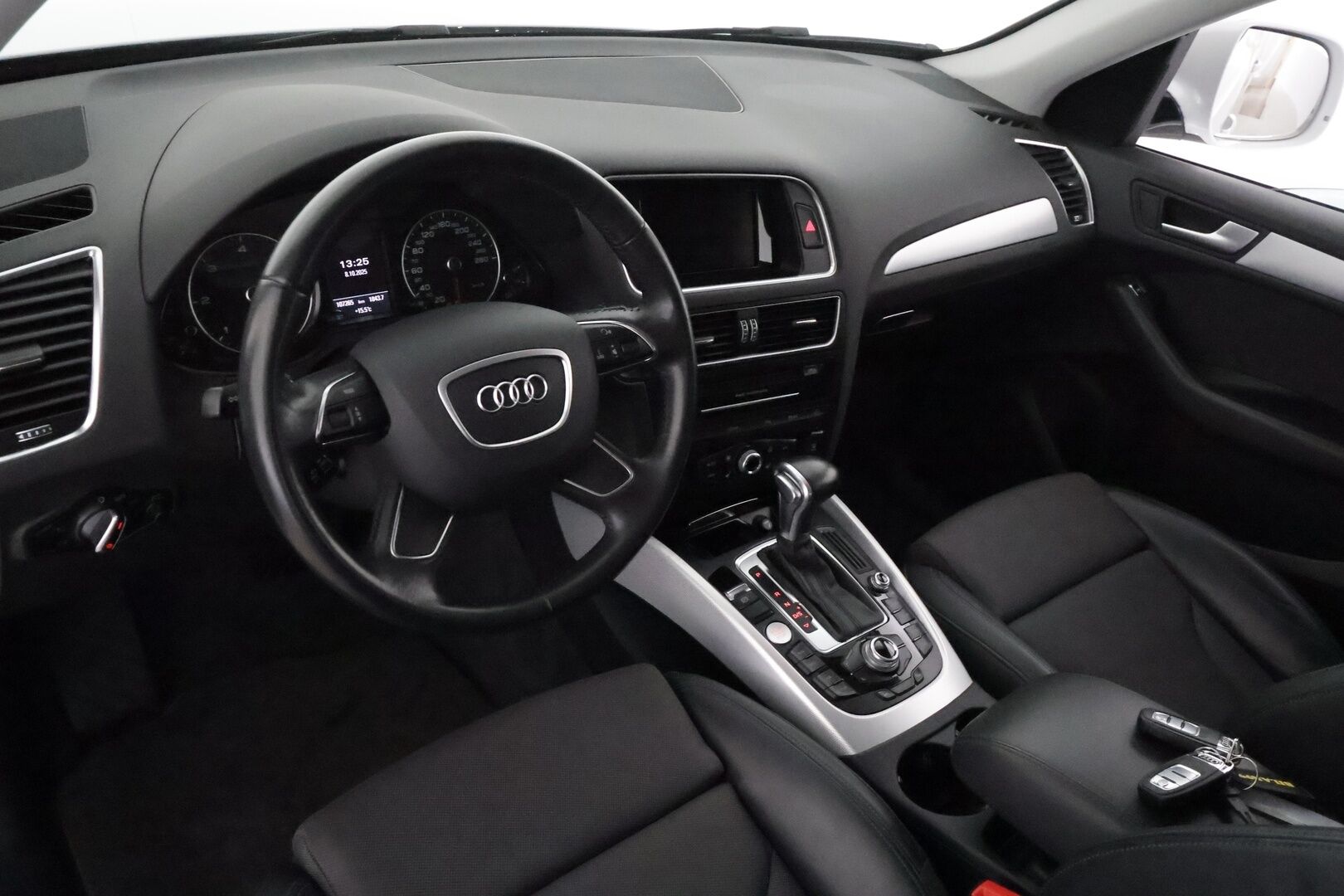 Audi Q5 2016 Audi Q5 2.0 TDI *Vakkari / P.tutkat / Bluetooth / Puolinahat / Bi-Xenon / Sähköluukku* - Kahdet renkaat aluvanteilla