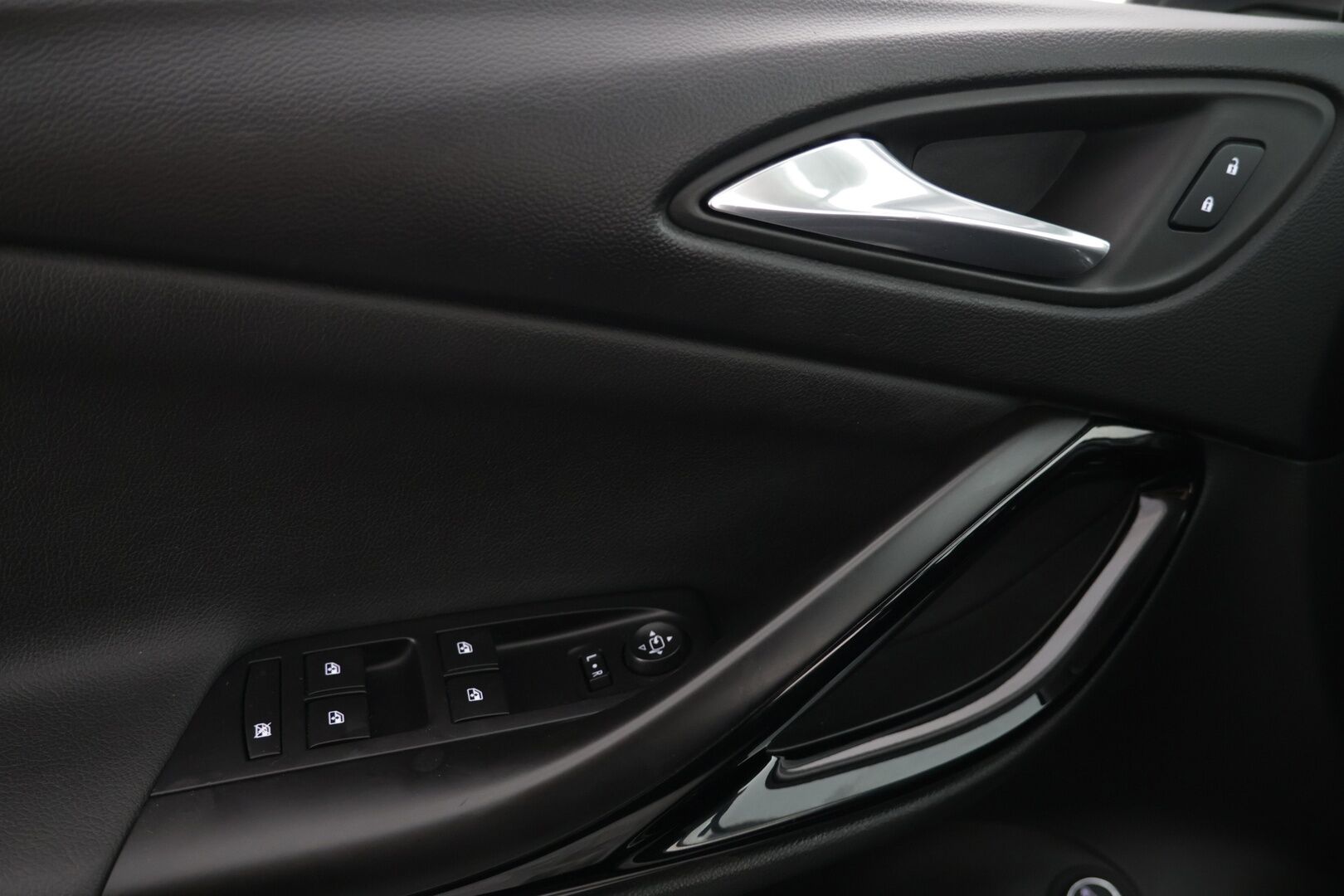 Opel Astra 2019 Sports Tourer Innovation Plus 150 Turbo A / Vakkari / Sähköinen takakontti / Bliss / P-Kamera - Siisti yksilö! / Hyvin huollettu ! 