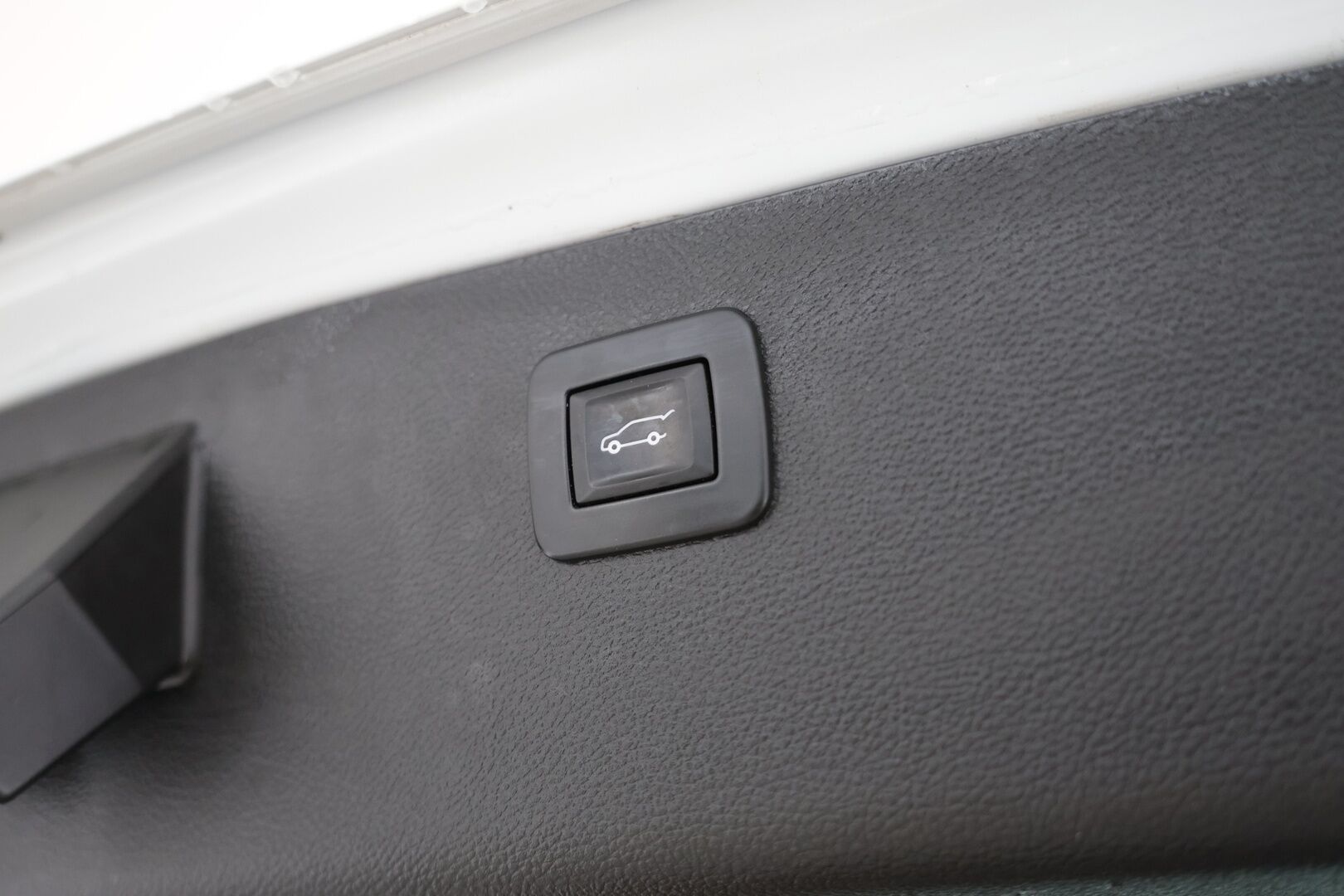 Opel Astra 2019 Sports Tourer Innovation Plus 150 Turbo A / Vakkari / Sähköinen takakontti / Bliss / P-Kamera - Siisti yksilö! / Hyvin huollettu ! 