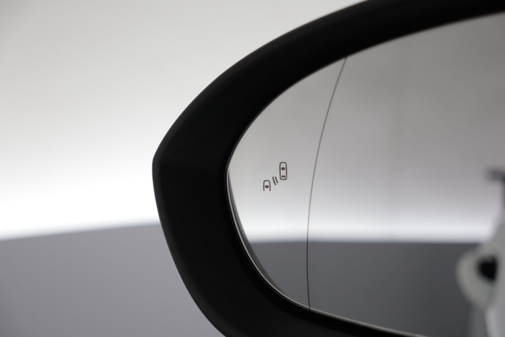 Opel Astra 2019 Sports Tourer Innovation Plus 150 Turbo A / Vakkari / Sähköinen takakontti / Bliss / P-Kamera - Siisti yksilö! / Hyvin huollettu ! 