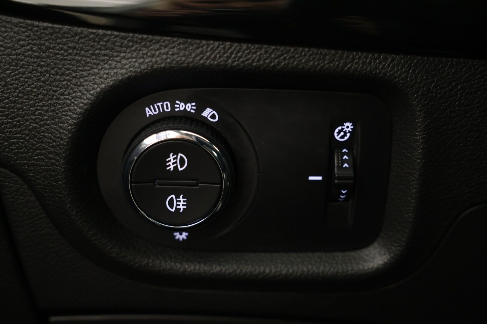 Opel Astra 2019 Sports Tourer Innovation Plus 150 Turbo A / Vakkari / Sähköinen takakontti / Bliss / P-Kamera - Siisti yksilö! / Hyvin huollettu ! 