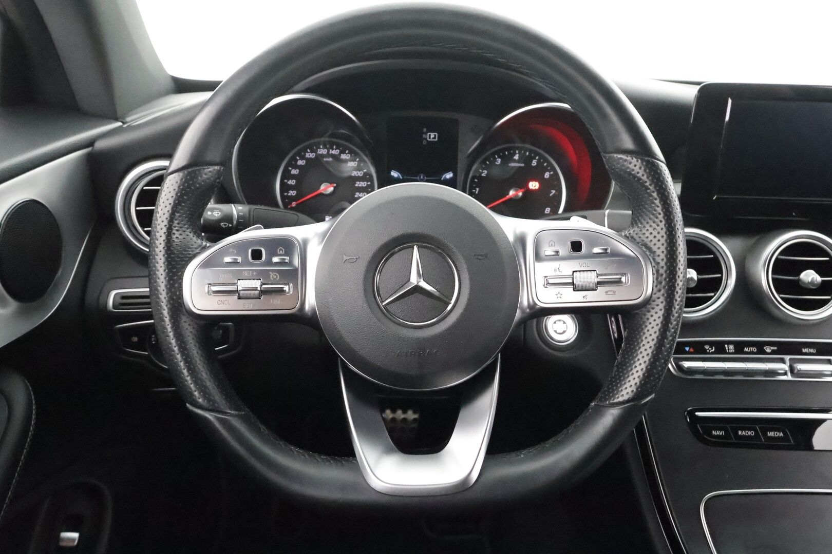 Mercedes-Benz C 2019 200 4MATIC Coupé A AMG * Vakkari / P.kamera / Sporttipenkit / Lohko+Sisä / LED * - Suomi-auto / Kahdet renkaat aluvanteilla 