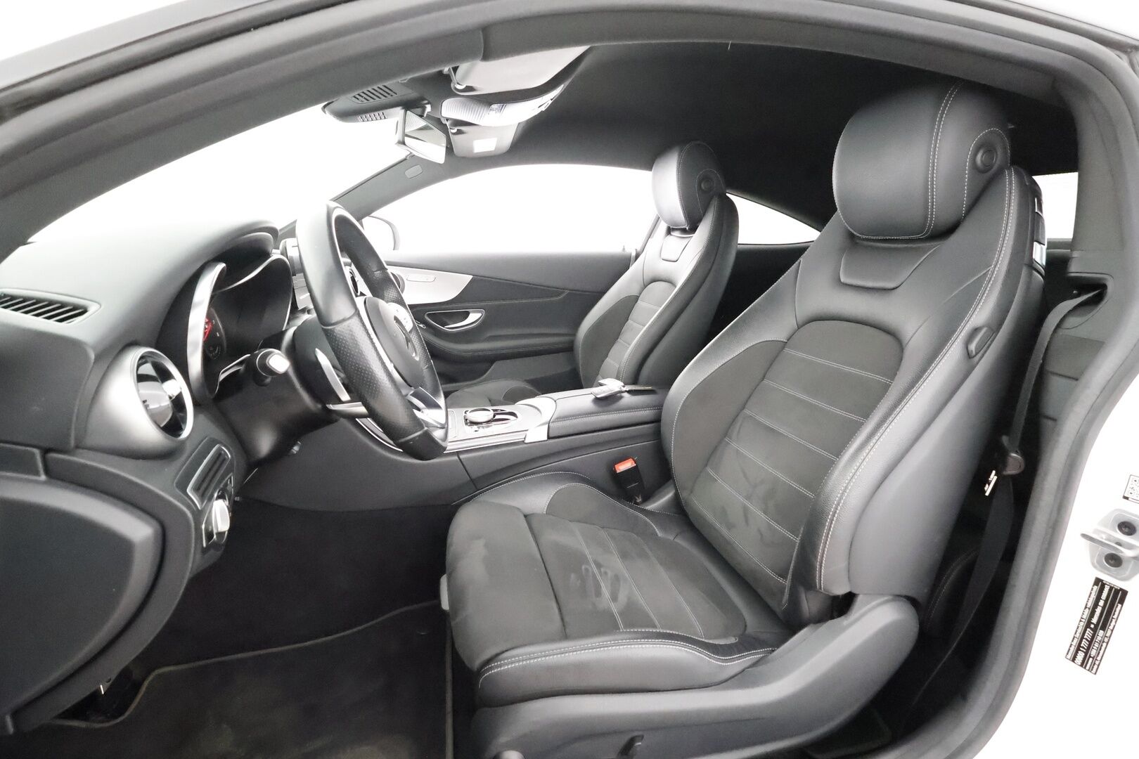 Mercedes-Benz C 2019 200 4MATIC Coupé A AMG * Vakkari / P.kamera / Sporttipenkit / Lohko+Sisä / LED * - Suomi-auto / Kahdet renkaat aluvanteilla 