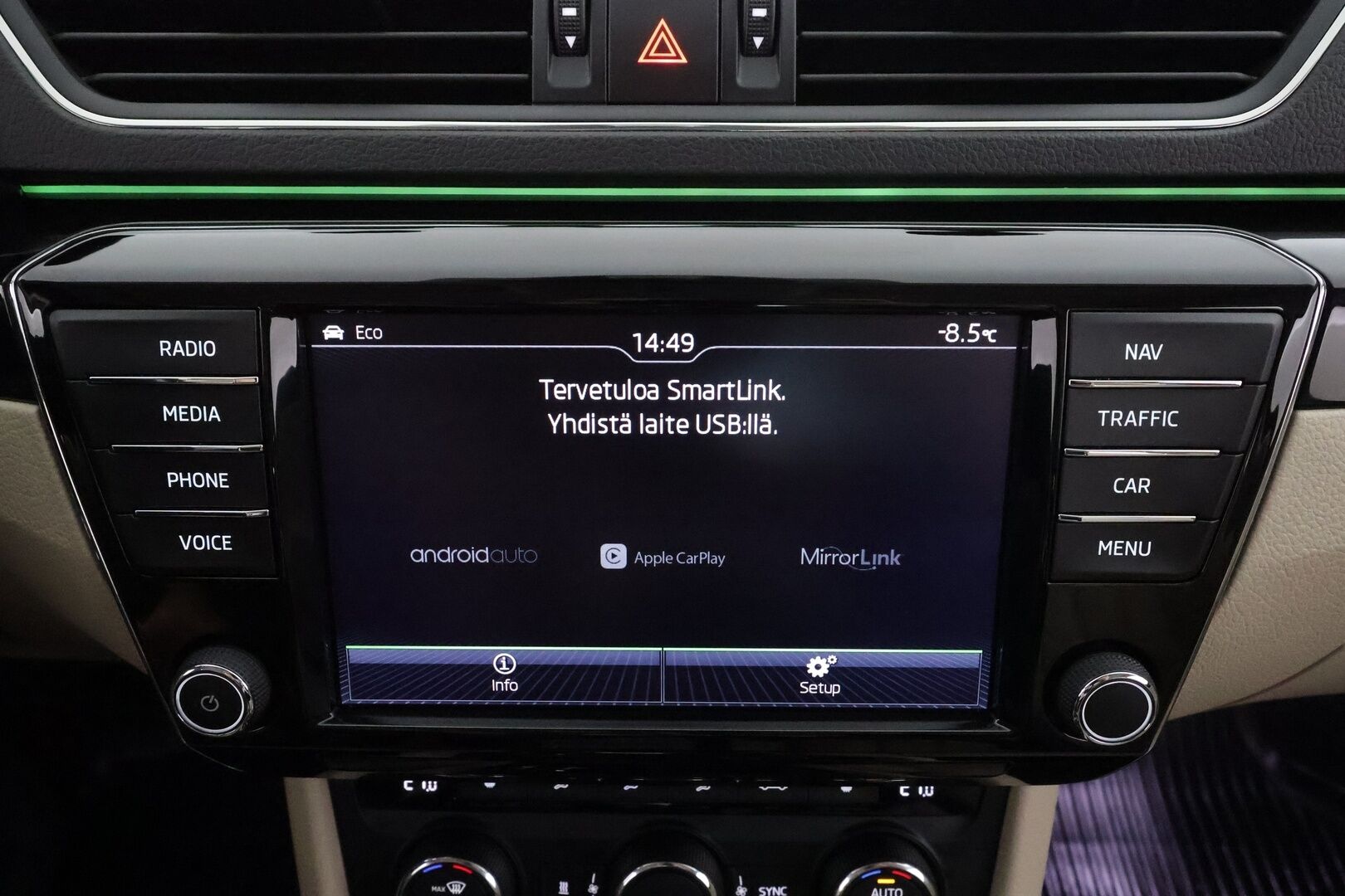 Skoda Superb 2017 Combi 2,0 TSI 280 4x4 L&K DSG - Webasto | Koukku | ACC | Navi | Muistipenkki | Laurin & Klement ulkonäkö | Canton | Lasikattoluukku | P.Kamera  | Kahdet renkaat aluvanteilla