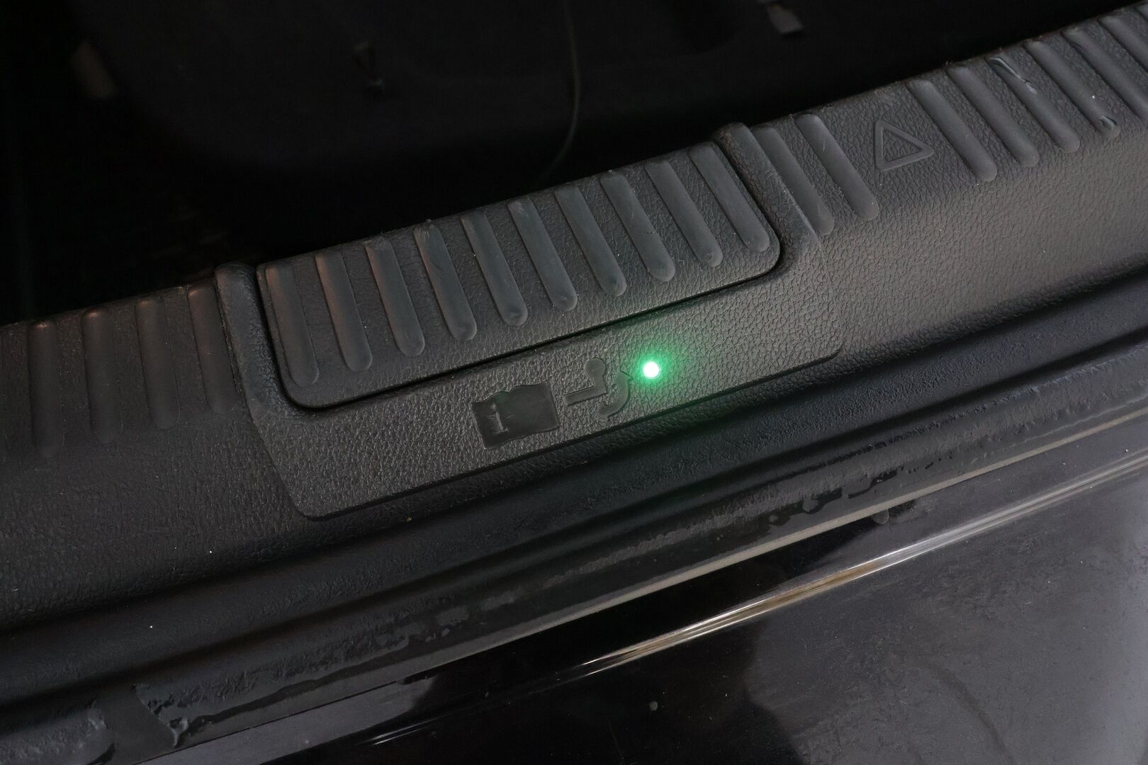 Skoda Superb 2017 Combi 2,0 TSI 280 4x4 L&K DSG * Webasto / Koukku / ACC / Xenon / Canton / Lasikattoluukku * - P.Kamera / Muistipenkki / Kahdet renkaat aluvanteilla