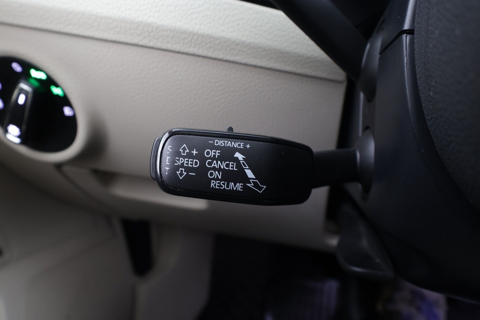 Skoda Superb 2017 Combi 2,0 TSI 280 4x4 L&K DSG * Webasto / Koukku / ACC / Xenon / Canton / Lasikattoluukku * - P.Kamera / Muistipenkki / Kahdet renkaat aluvanteilla - HULLUT AVAJAISHULINAT KORKOTARJOUS 3,29 %