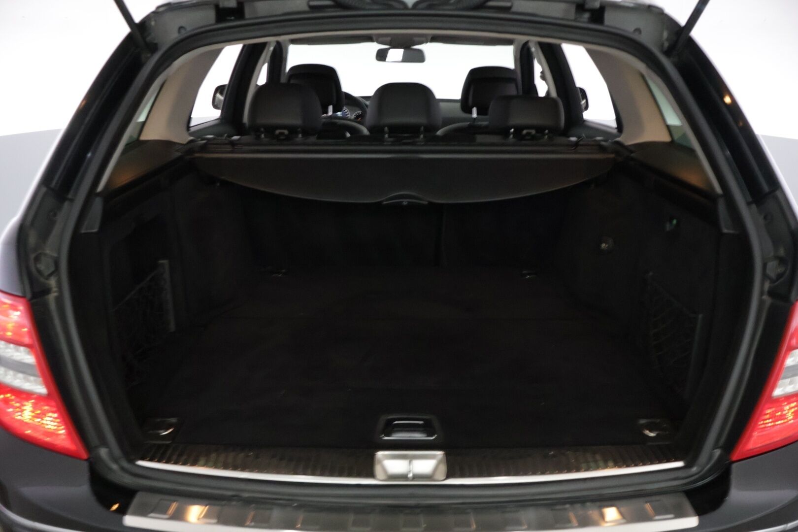 Mercedes-Benz C 2008 180 Kompressor T Avantgarde *Lasikattoluukku / Tutkat / Xenon / Osanahat* - *Vähän ajettu / Jakoketju vaihdettu / Edulliset käyttökustannukset* - HULLUT BLACKWEEK JATKOT - KORKOTARJOUS 2,49%