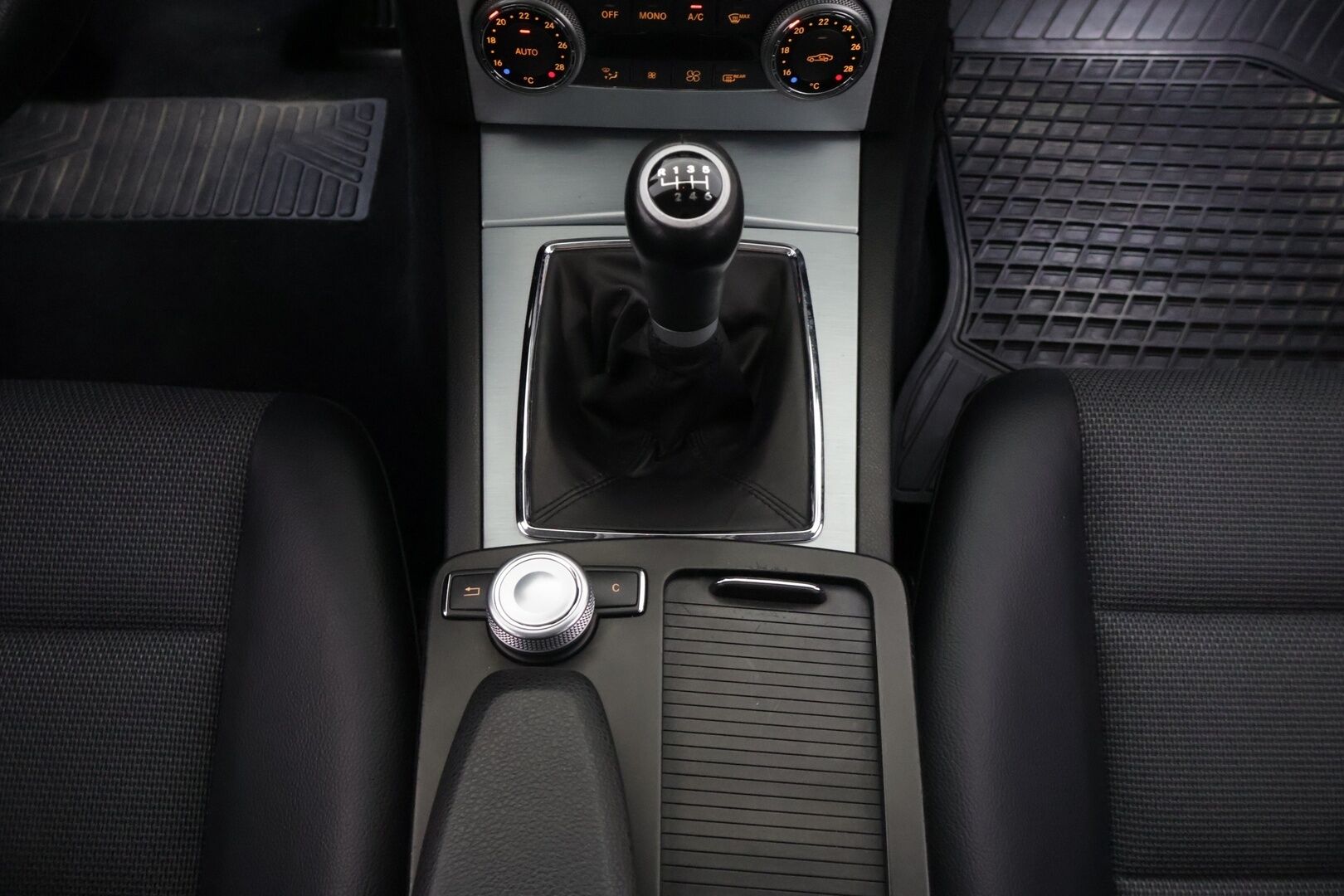 Mercedes-Benz C 2008 180 Kompressor T Avantgarde *Lasikattoluukku / Tutkat / Xenon / Osanahat* - *Vähän ajettu / Jakoketju vaihdettu / Edulliset käyttökustannukset* - HULLUT BLACKWEEK JATKOT - KORKOTARJOUS 2,49%