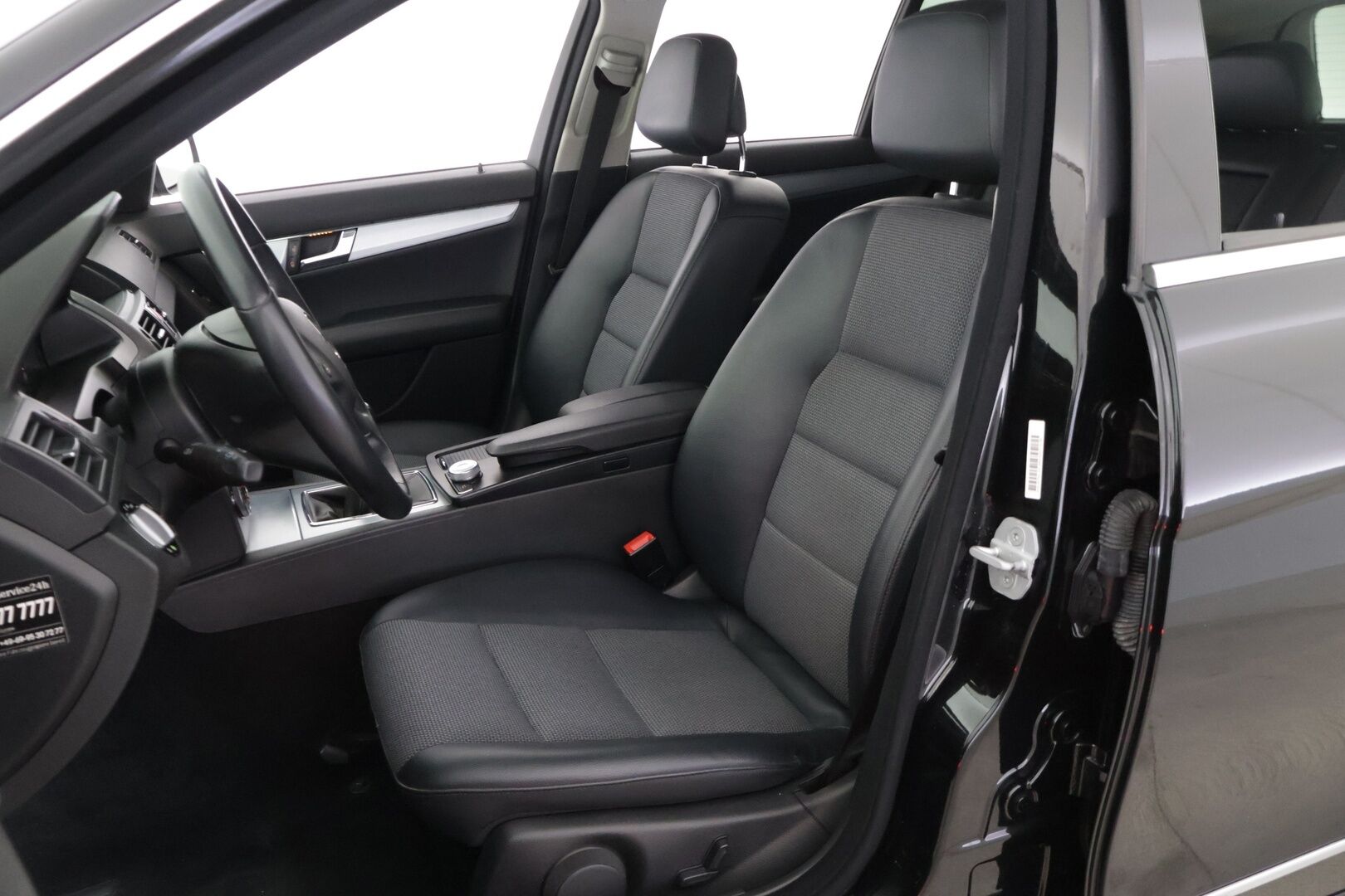 Mercedes-Benz C 2008 180 Kompressor T Avantgarde *Lasikattoluukku / Tutkat / Xenon / Osanahat* - *Vähän ajettu / Jakoketju vaihdettu / Edulliset käyttökustannukset* - HULLUT BLACKWEEK JATKOT - KORKOTARJOUS 2,49%