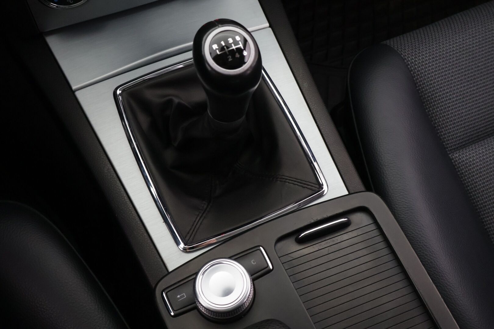 Mercedes-Benz C 2008 180 Kompressor T Avantgarde *Lasikattoluukku / Tutkat / Xenon / Osanahat* - *Vähän ajettu / Jakoketju vaihdettu / Edulliset käyttökustannukset* - HULLUT BLACKWEEK JATKOT - KORKOTARJOUS 2,49%