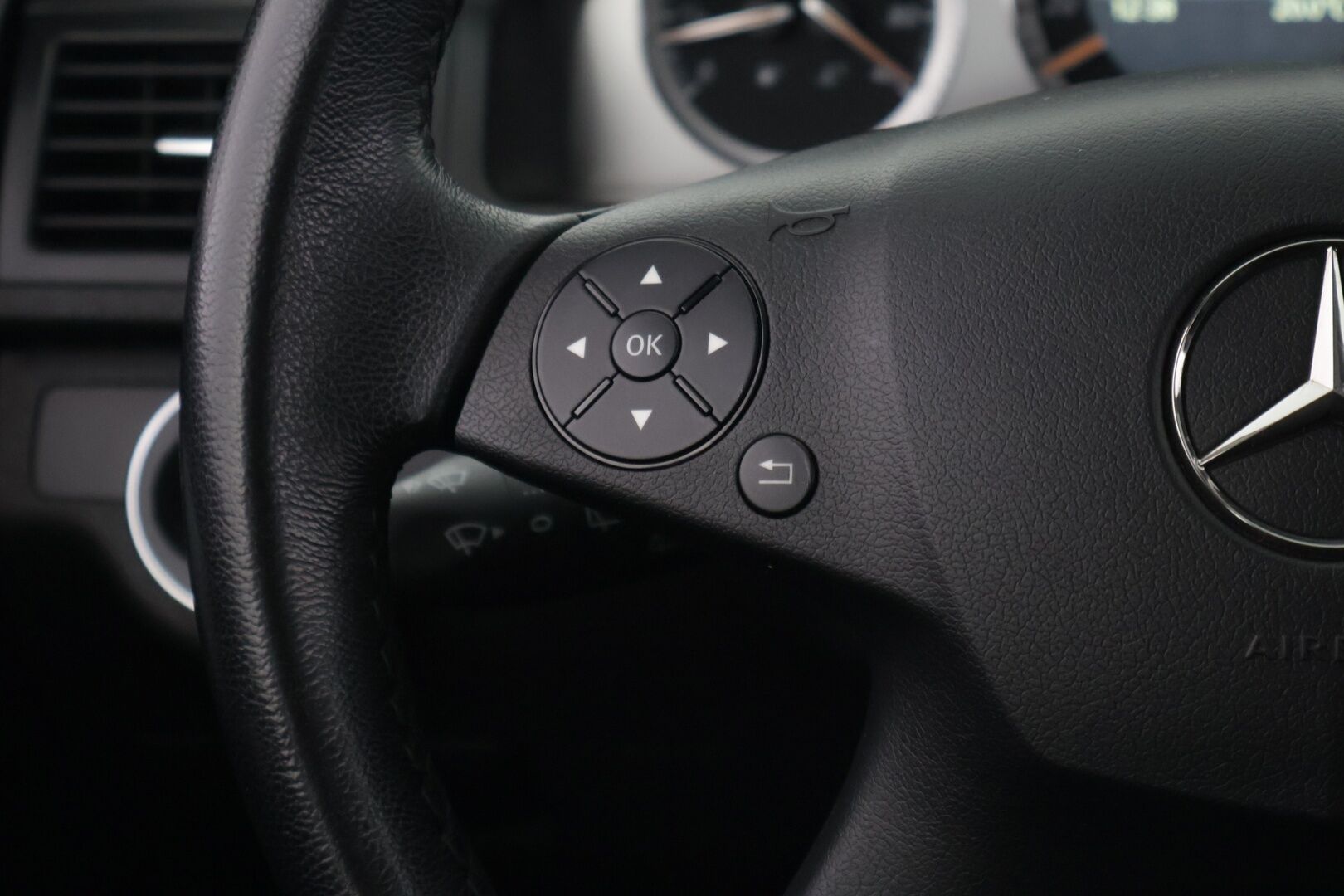 Mercedes-Benz C 2008 180 Kompressor T Avantgarde *Lasikattoluukku / Tutkat / Xenon / Osanahat* - *Vähän ajettu / Jakoketju vaihdettu / Edulliset käyttökustannukset* - HULLUT BLACKWEEK JATKOT - KORKOTARJOUS 2,49%