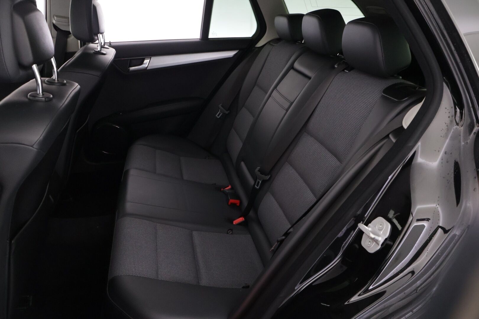 Mercedes-Benz C 2008 180 Kompressor T Avantgarde *Lasikattoluukku / Tutkat / Xenon / Osanahat* - *Vähän ajettu / Jakoketju vaihdettu / Edulliset käyttökustannukset* - HULLUT BLACKWEEK JATKOT - KORKOTARJOUS 2,49%