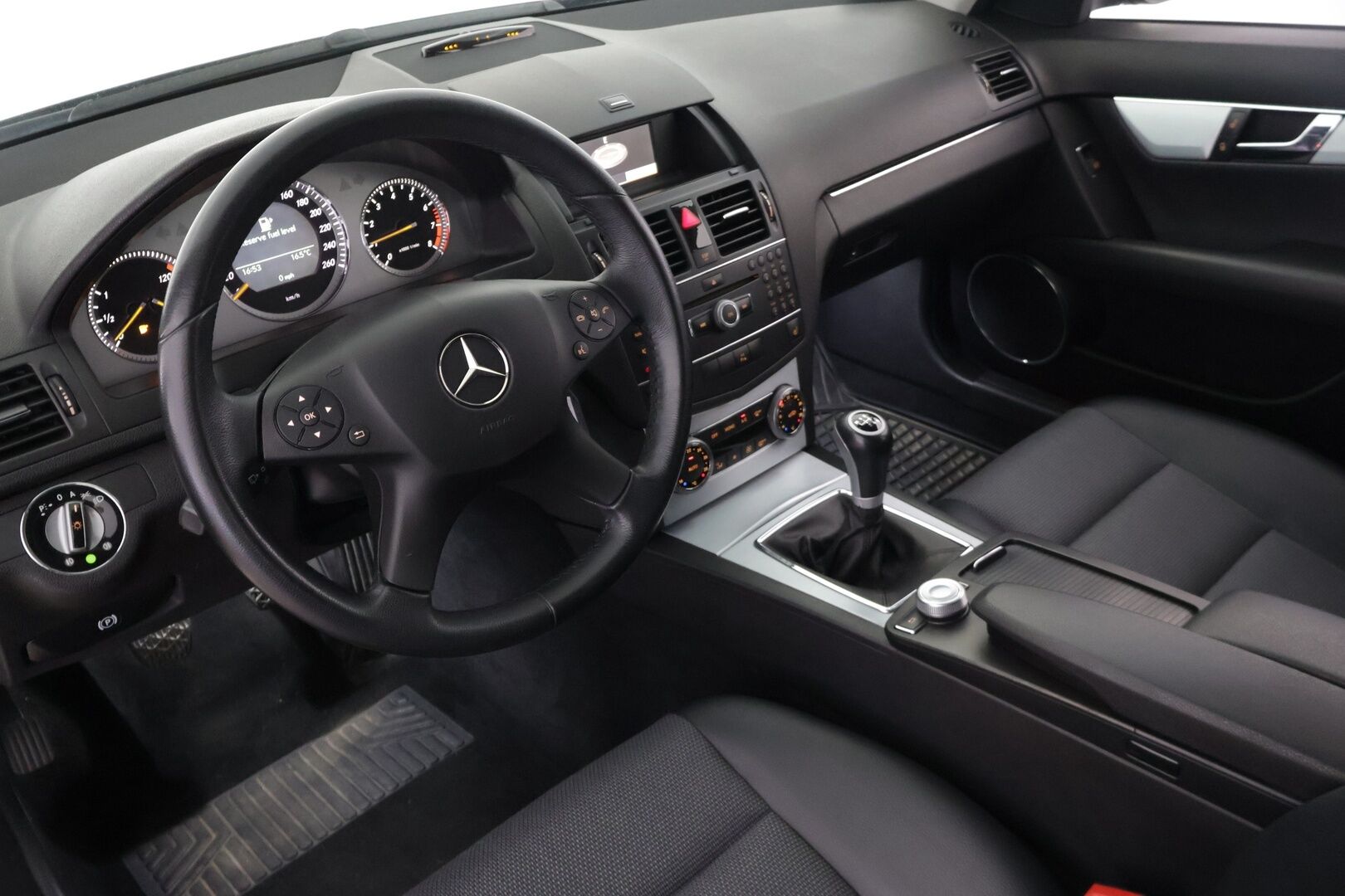 Mercedes-Benz C 2008 180 Kompressor T Avantgarde *Lasikattoluukku / Tutkat / Xenon / Osanahat* - *Vähän ajettu / Jakoketju vaihdettu / Edulliset käyttökustannukset* - HULLUT BLACKWEEK JATKOT - KORKOTARJOUS 2,49%