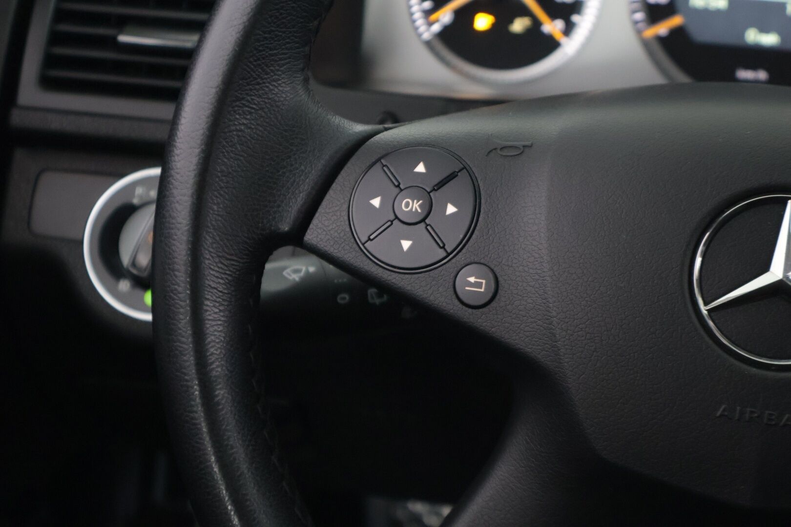 Mercedes-Benz C 2008 180 Kompressor T Avantgarde *Lasikattoluukku / Tutkat / Xenon / Osanahat* - *Vähän ajettu / Jakoketju vaihdettu / Edulliset käyttökustannukset* - HULLUT BLACKWEEK JATKOT - KORKOTARJOUS 2,49%