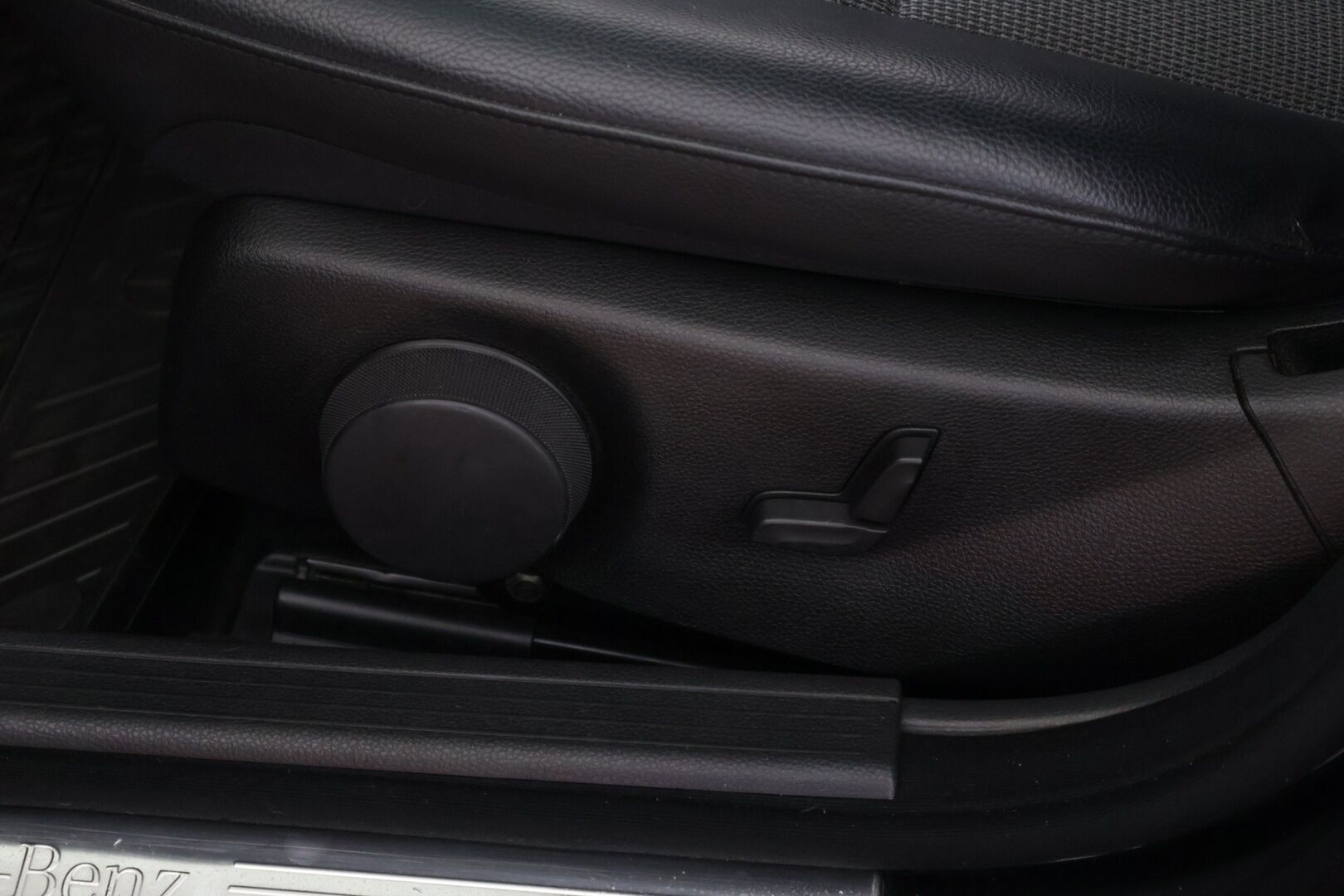 Mercedes-Benz C 2008 180 Kompressor T Avantgarde *Lasikattoluukku / Tutkat / Xenon / Osanahat* - *Vähän ajettu / Jakoketju vaihdettu / Edulliset käyttökustannukset* - HULLUT BLACKWEEK JATKOT - KORKOTARJOUS 2,49%