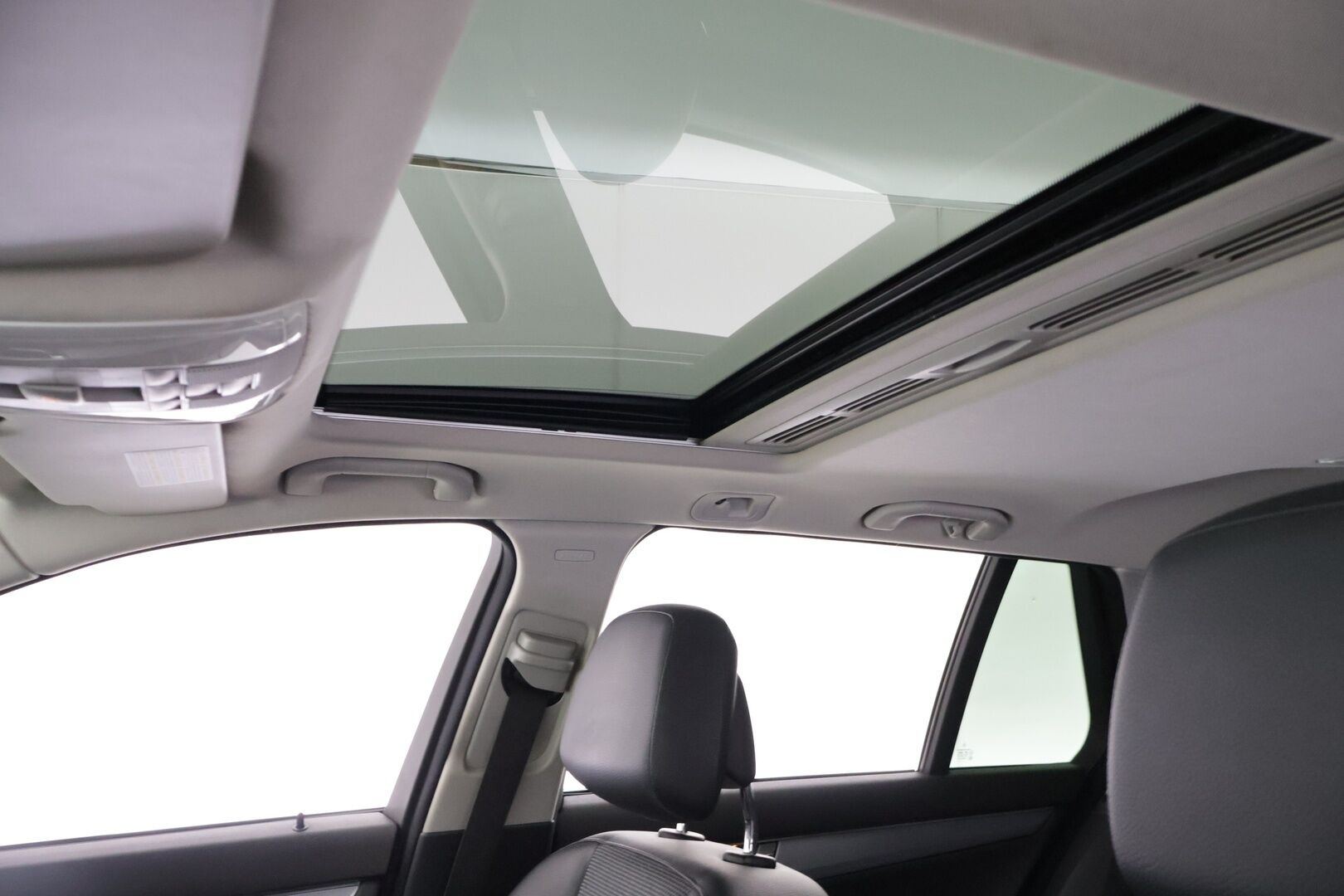 Mercedes-Benz C 2008 180 Kompressor T Avantgarde *Lasikattoluukku / Tutkat / Xenon / Osanahat* - *Vähän ajettu / Jakoketju vaihdettu / Edulliset käyttökustannukset* - HULLUT BLACKWEEK JATKOT - KORKOTARJOUS 2,49%