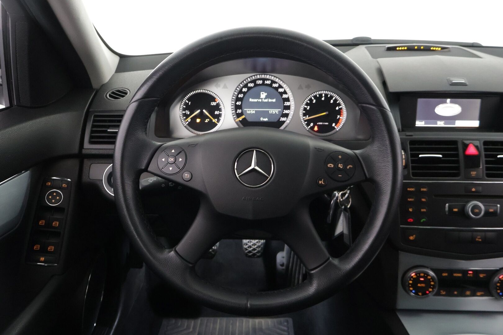 Mercedes-Benz C 2008 180 Kompressor T Avantgarde *Lasikattoluukku / Tutkat / Xenon / Osanahat* - *Vähän ajettu / Jakoketju vaihdettu / Edulliset käyttökustannukset* - HULLUT BLACKWEEK JATKOT - KORKOTARJOUS 2,49%