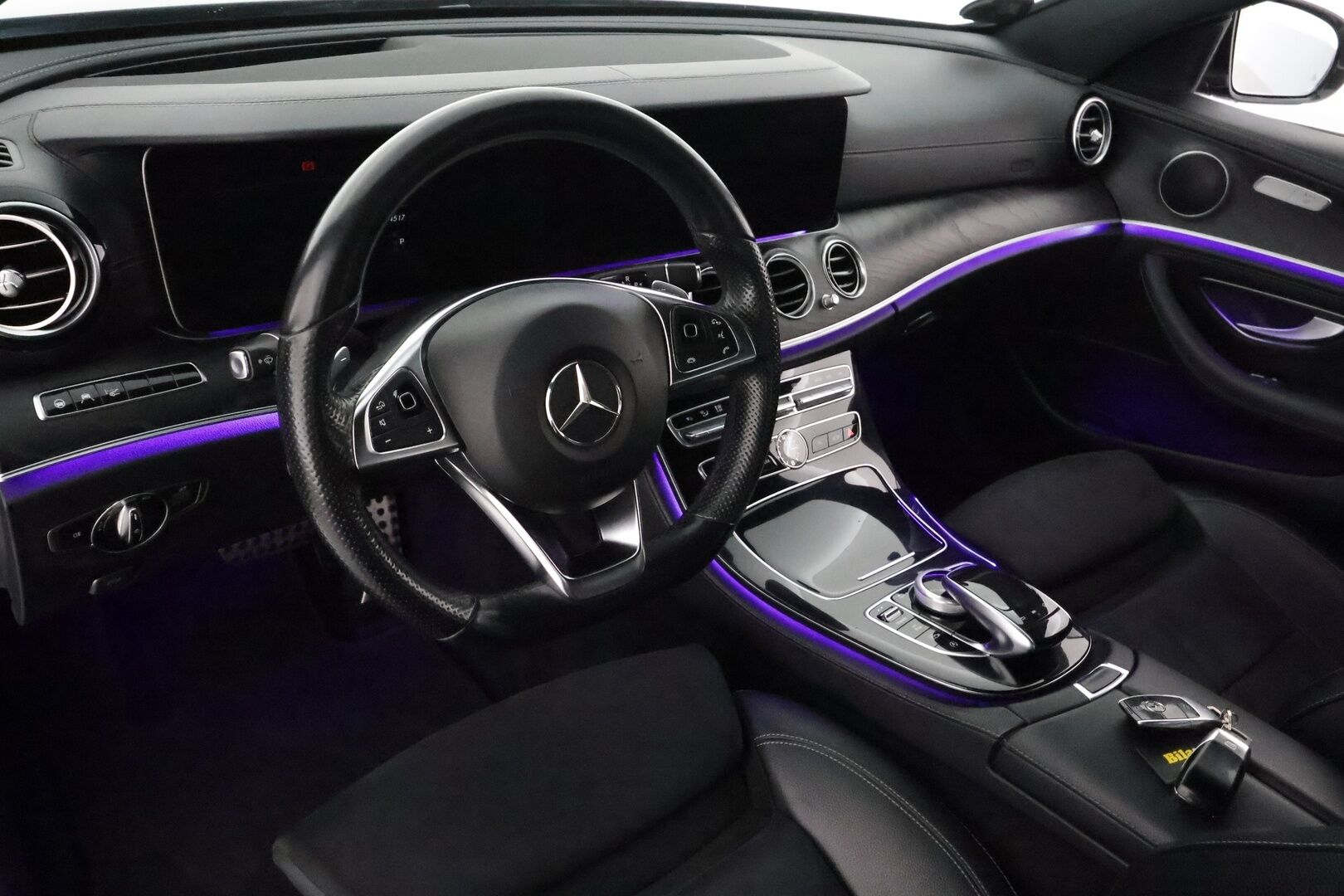 Mercedes-Benz E 2017 E 220 d 4MATIC Sedan A Premium Business AMG **Widescreen / Distronic+ / HUD / 360° / Webasto / Multibeam LED** - Apple&Android / Sporttipenkit / Navi 