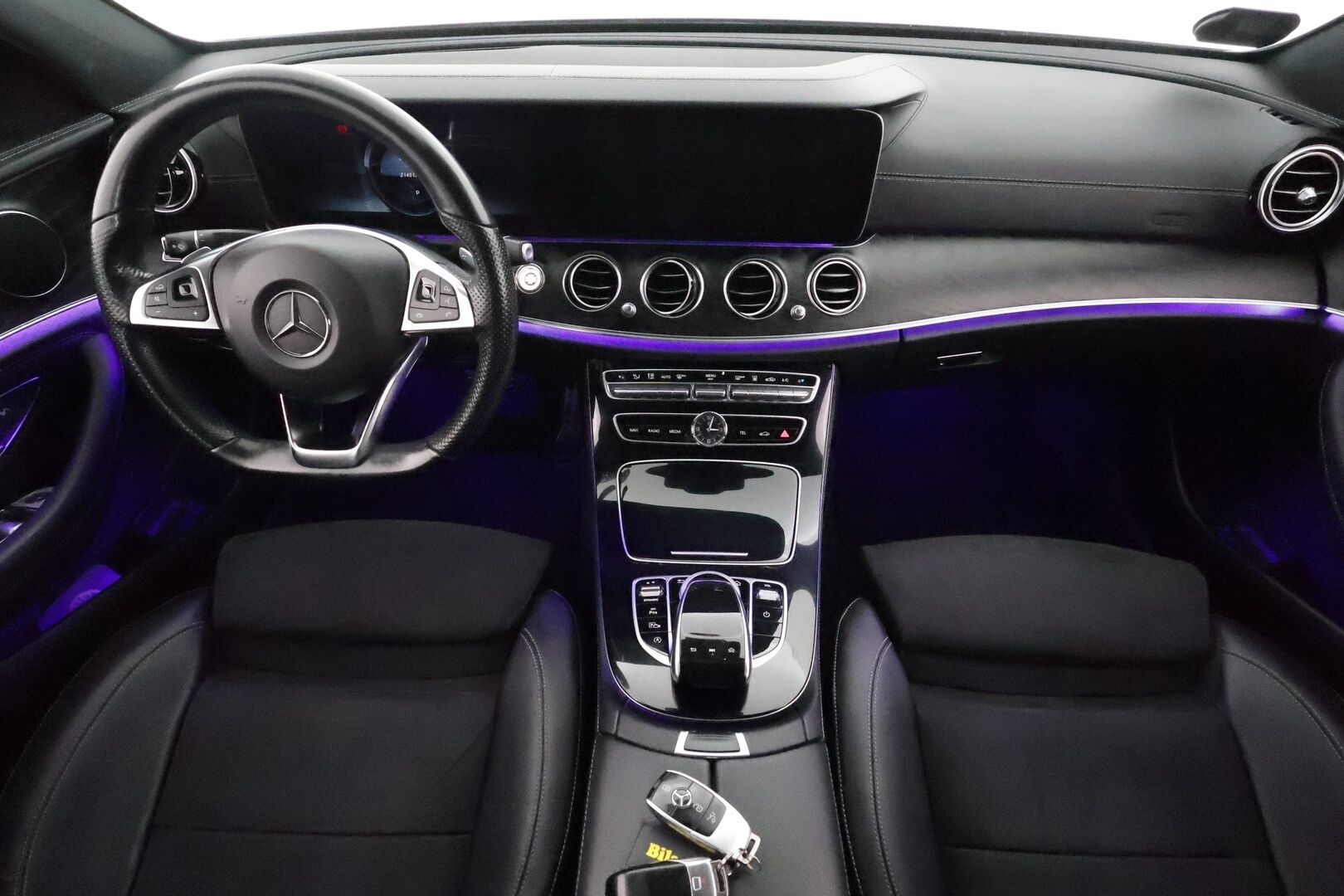 Mercedes-Benz E 2017 E 220 d 4MATIC Sedan A Premium Business AMG **Widescreen / Distronic+ / HUD / 360° / Webasto / Multibeam LED** - Apple&Android / Sporttipenkit / Navi 
